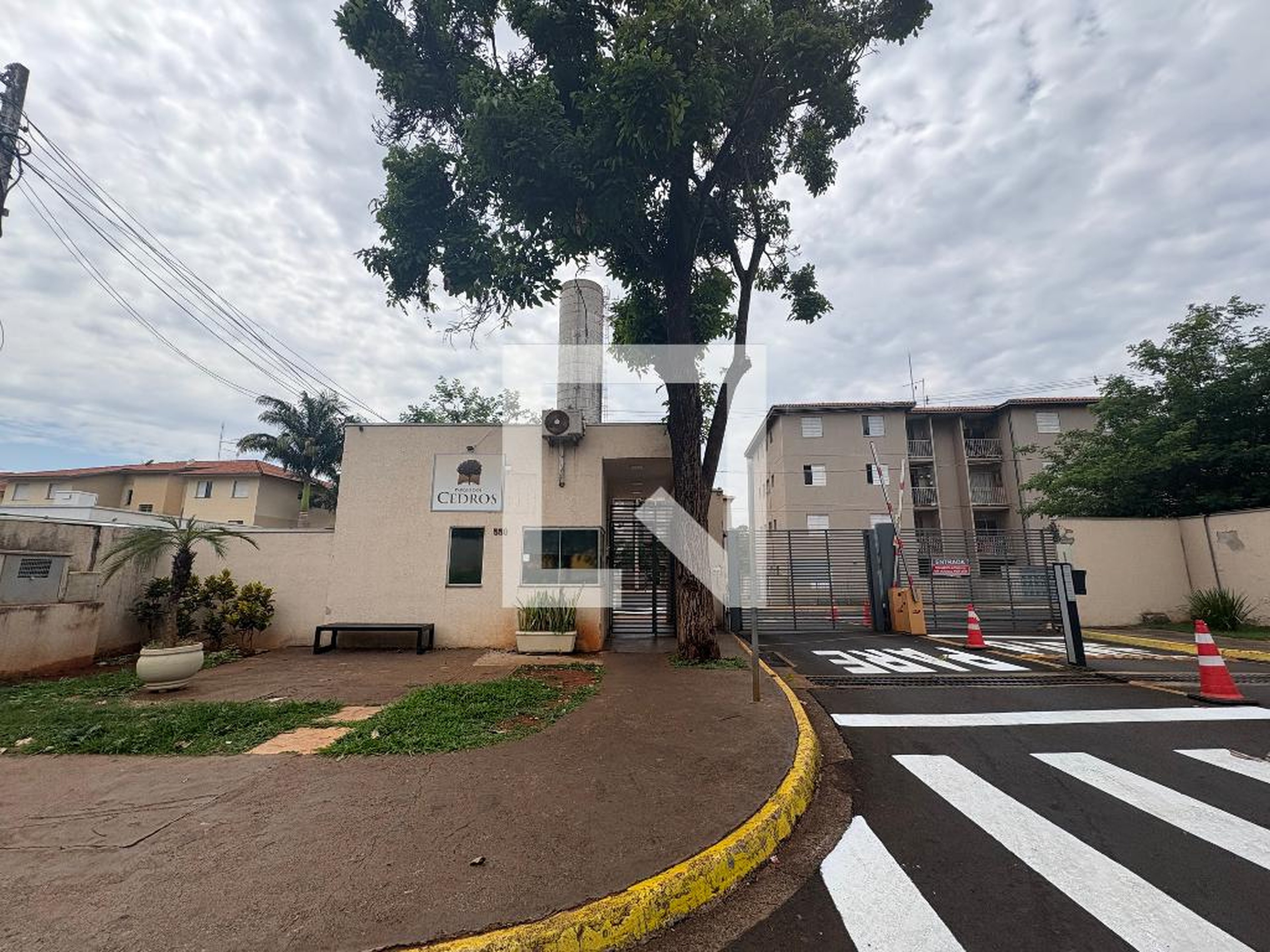 Fachada Condomínio Parque dos Cedros