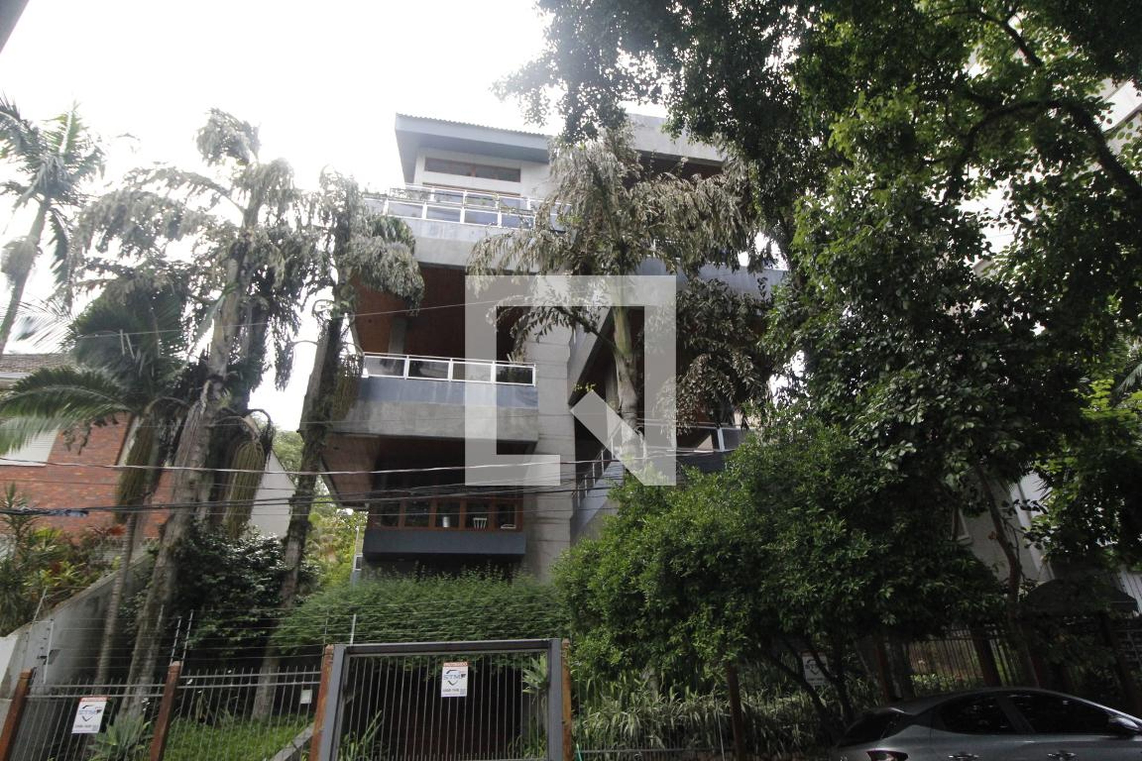 Fachada Condomínio em Rua Vítor Meireles, 80