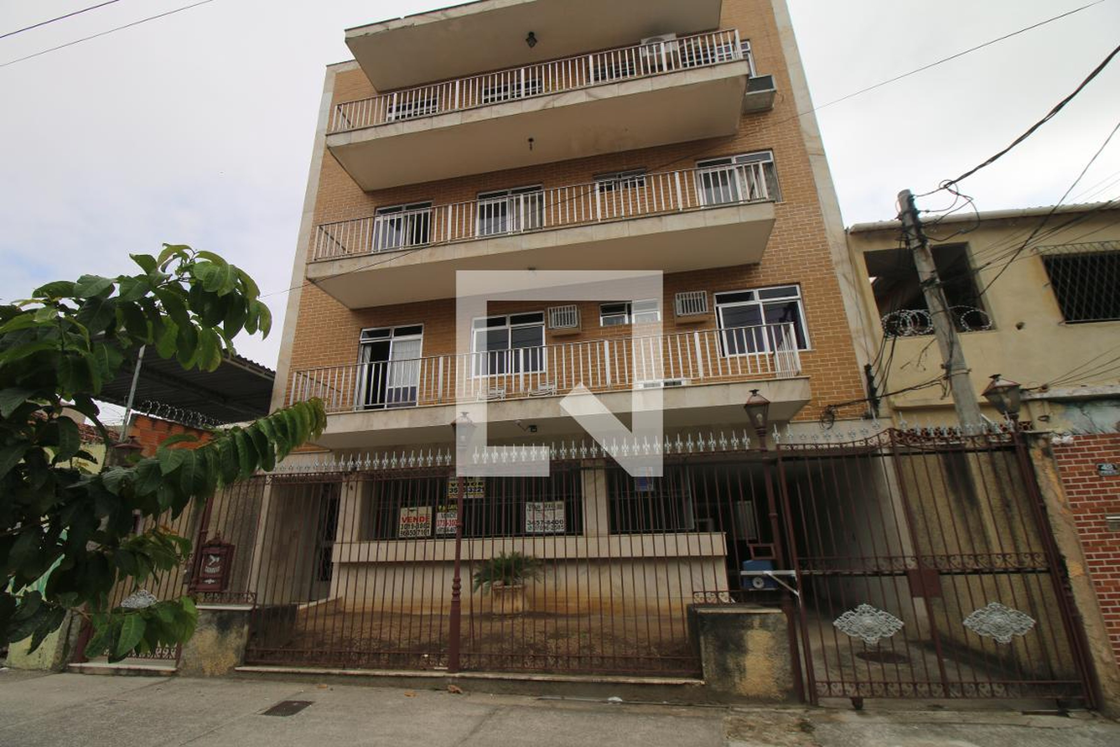 Fachada do Prédio Condomínio em Rua Alice Freitas, 44