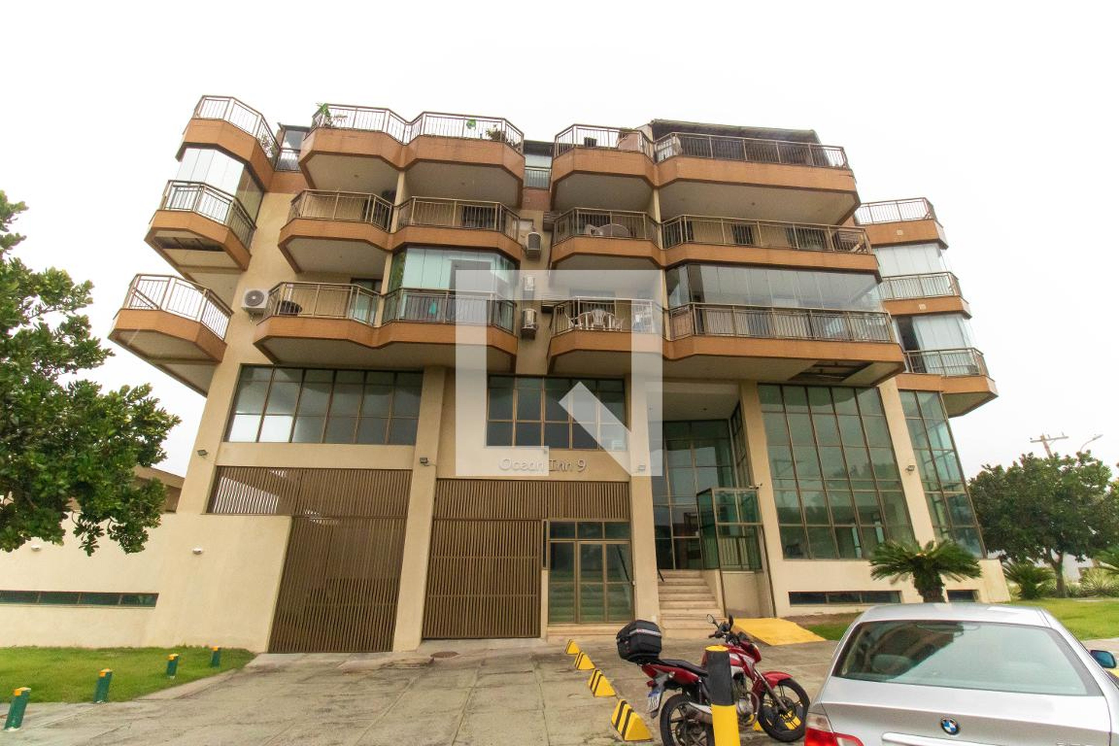 Fachada Condomínio em Rua Jayme Bittencourt, 0