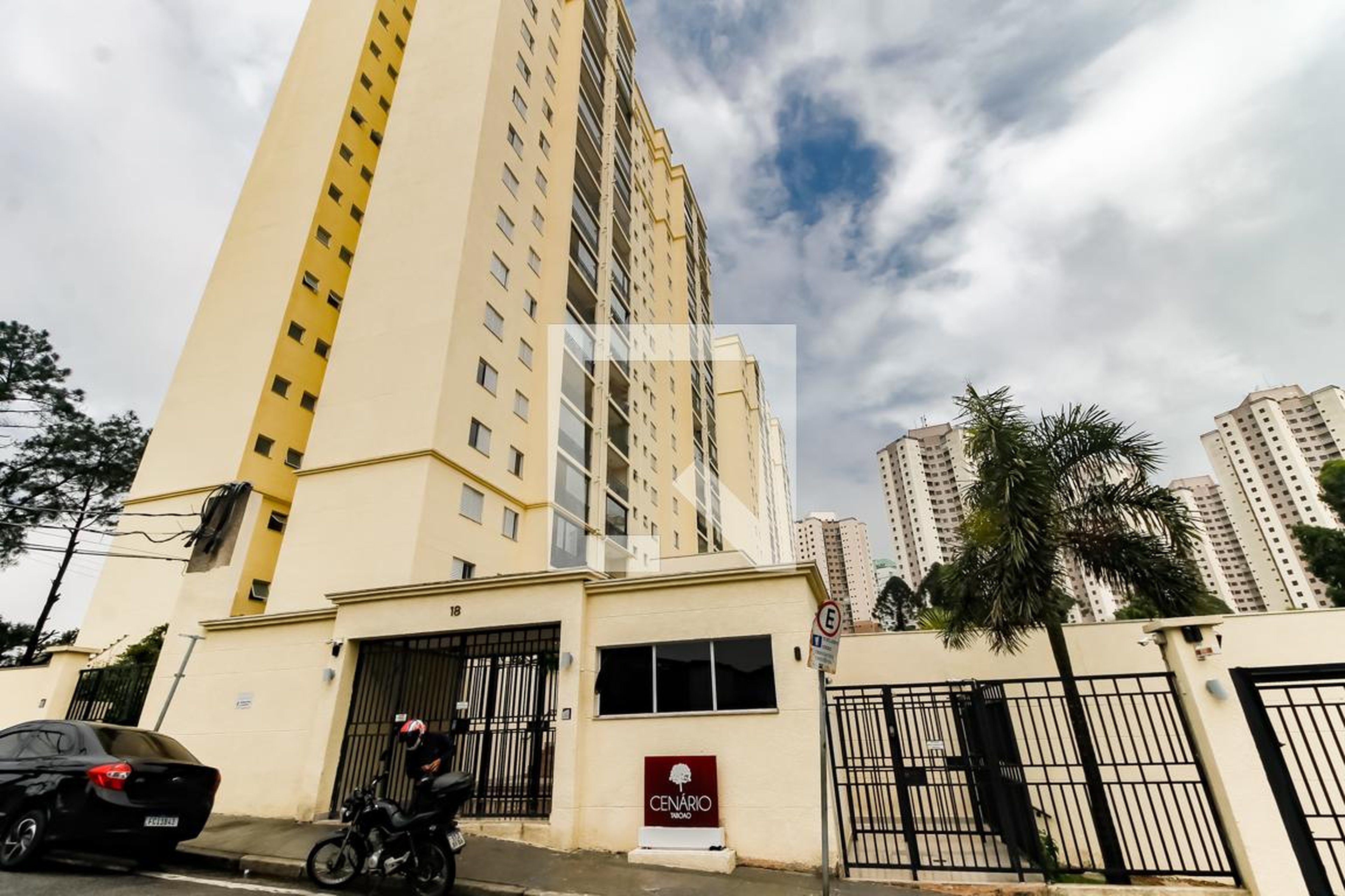 Fachada do Prédio Condomínio Cenário Taboão