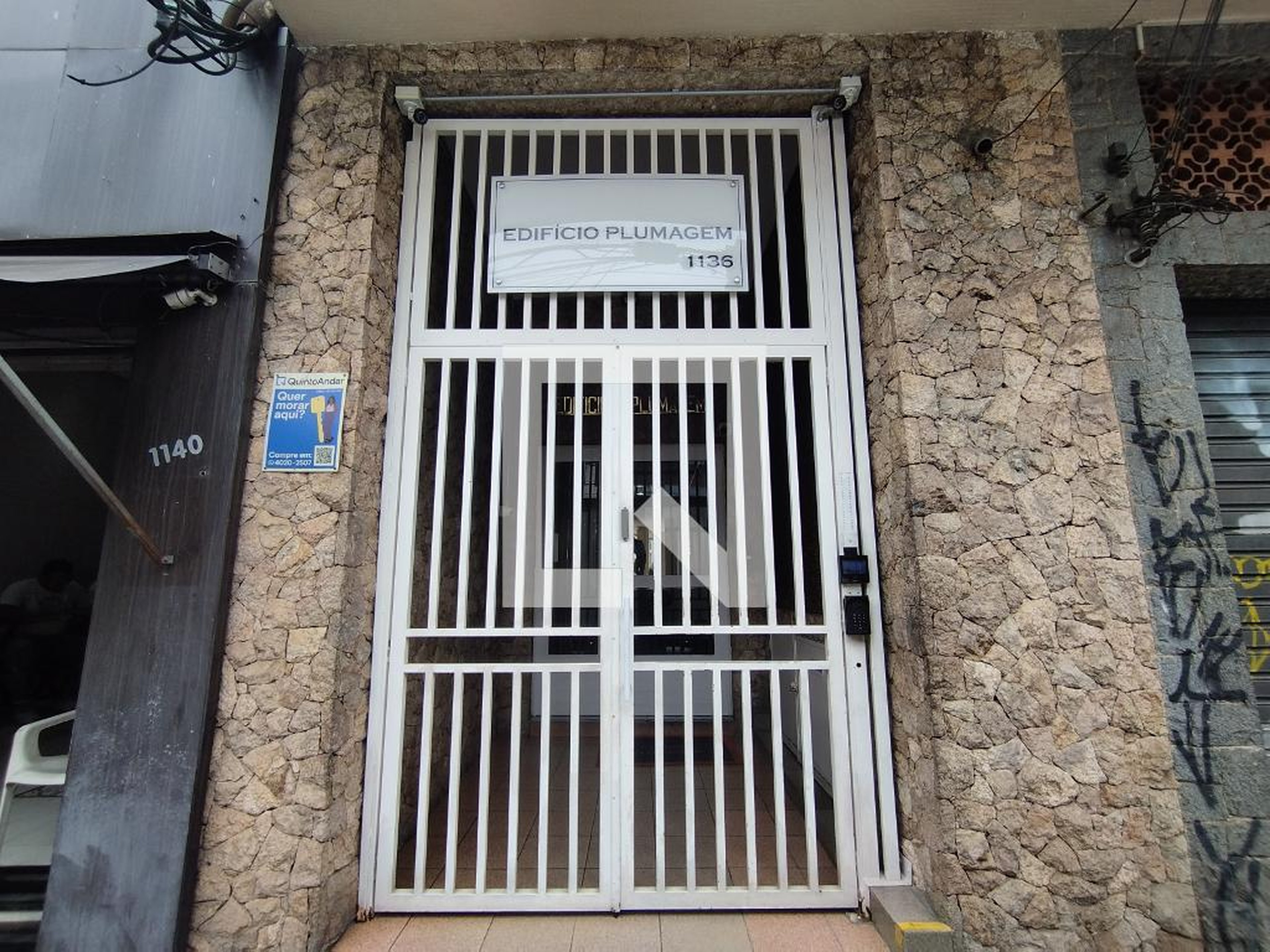 Fachada do Prédio Edifício plumagem