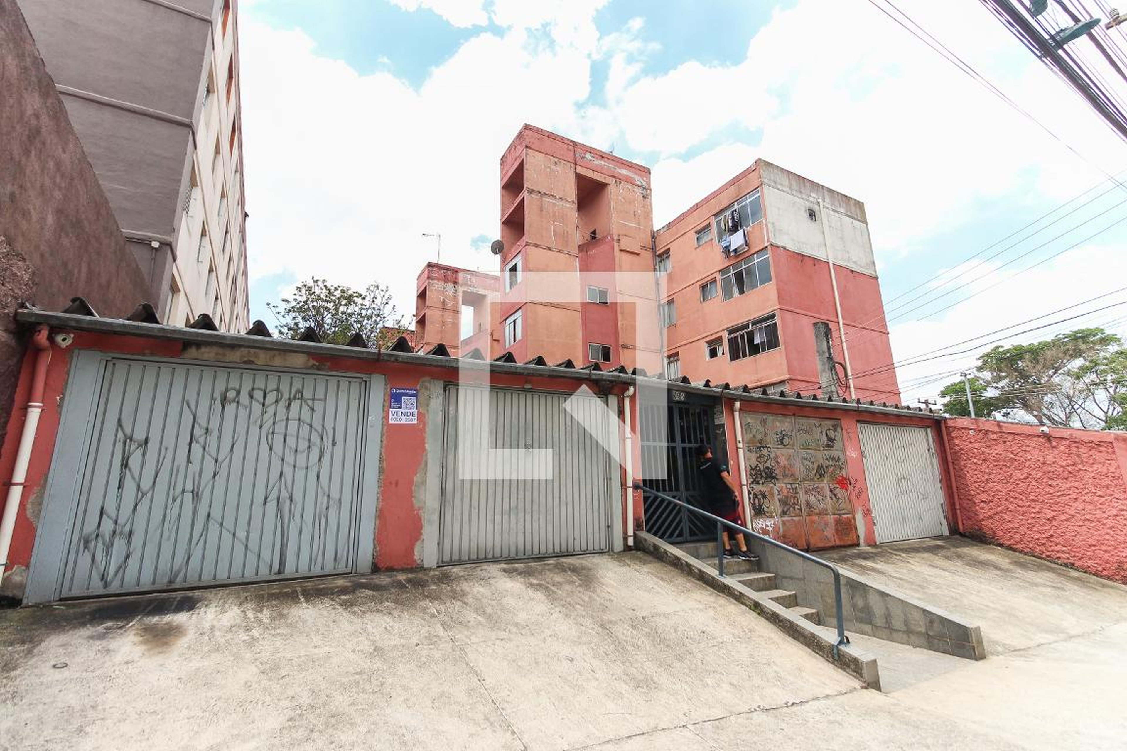Fachada do Prédio Condomínio em Rua Antônio Bruni, 22