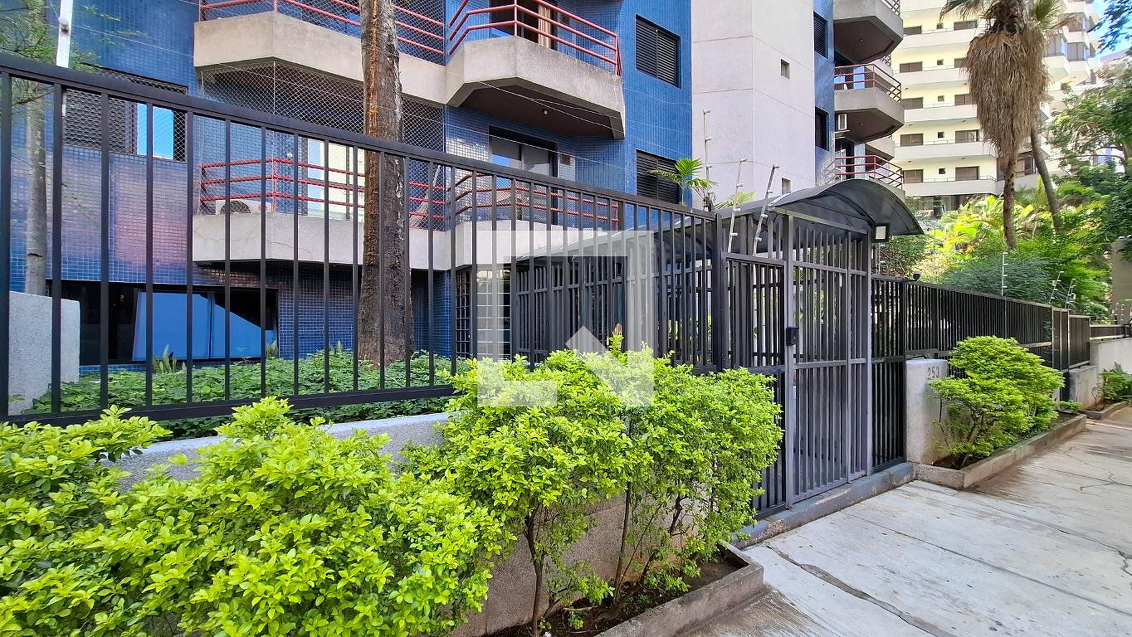 Fachada do Prédio Condomínio Port De Lá Villette