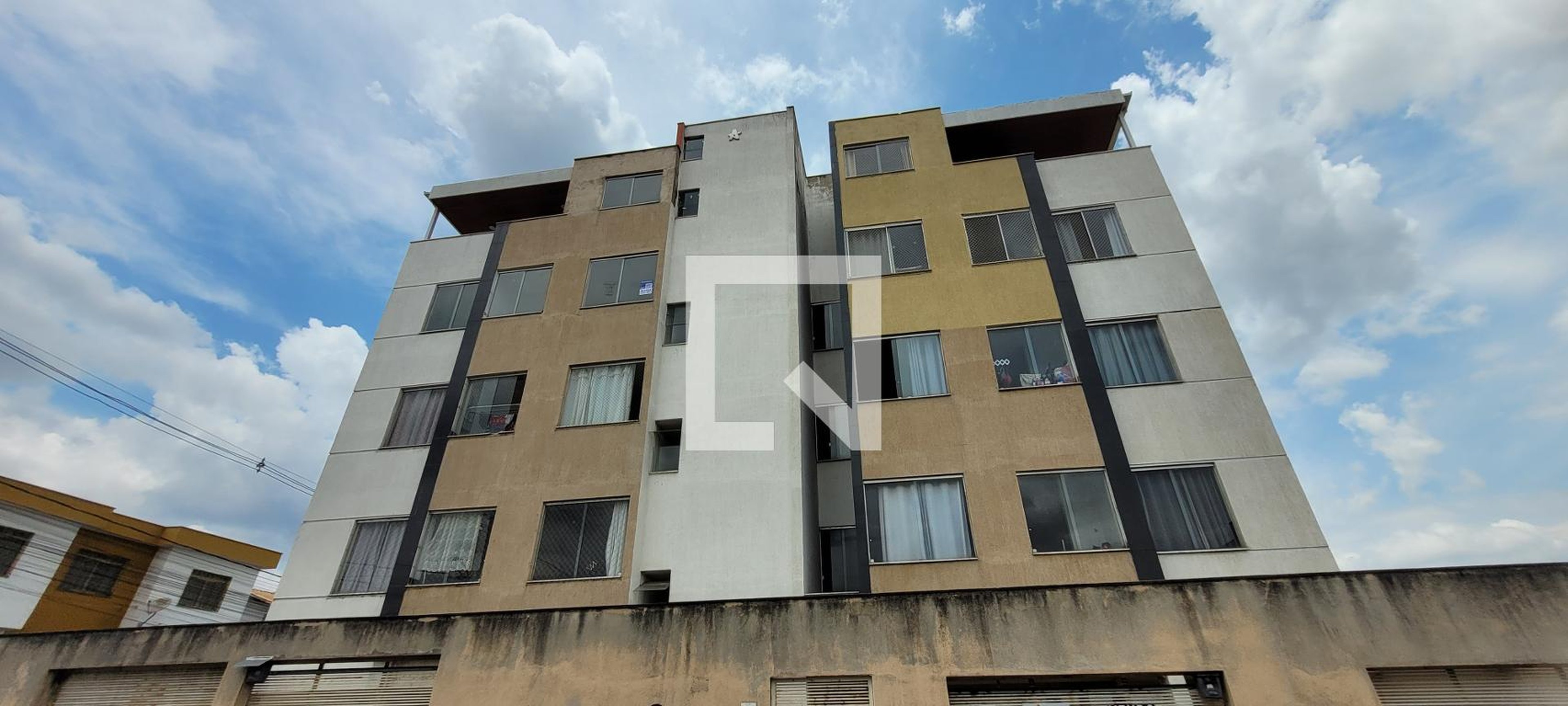 Fachada Condomínio em Rua Doutor José Osvaldo Silva, 110