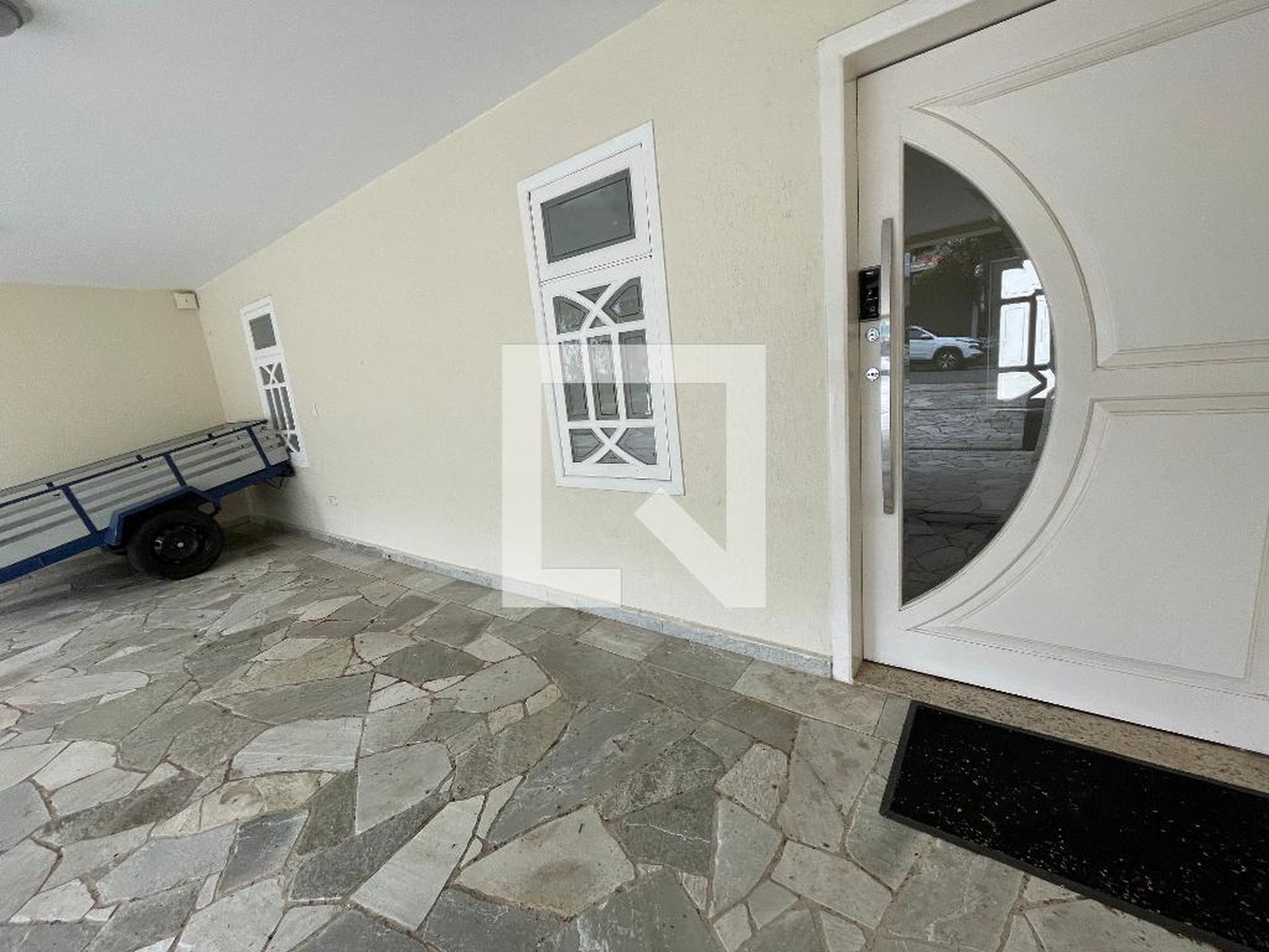 Fachada Condomínio em Rua Mendonça Furtado, 74