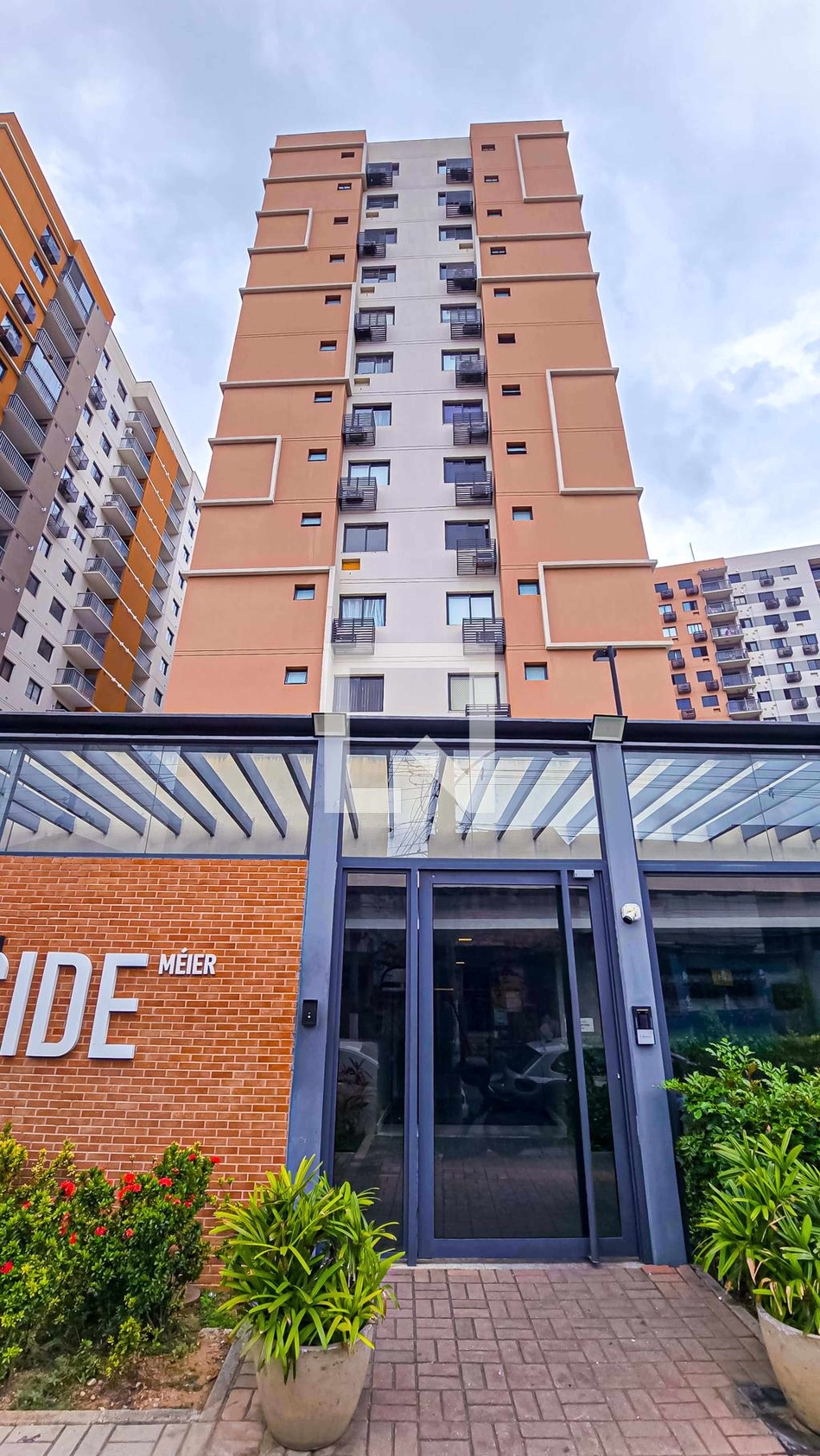 Fachada do Prédio Condomínio East Side Méier