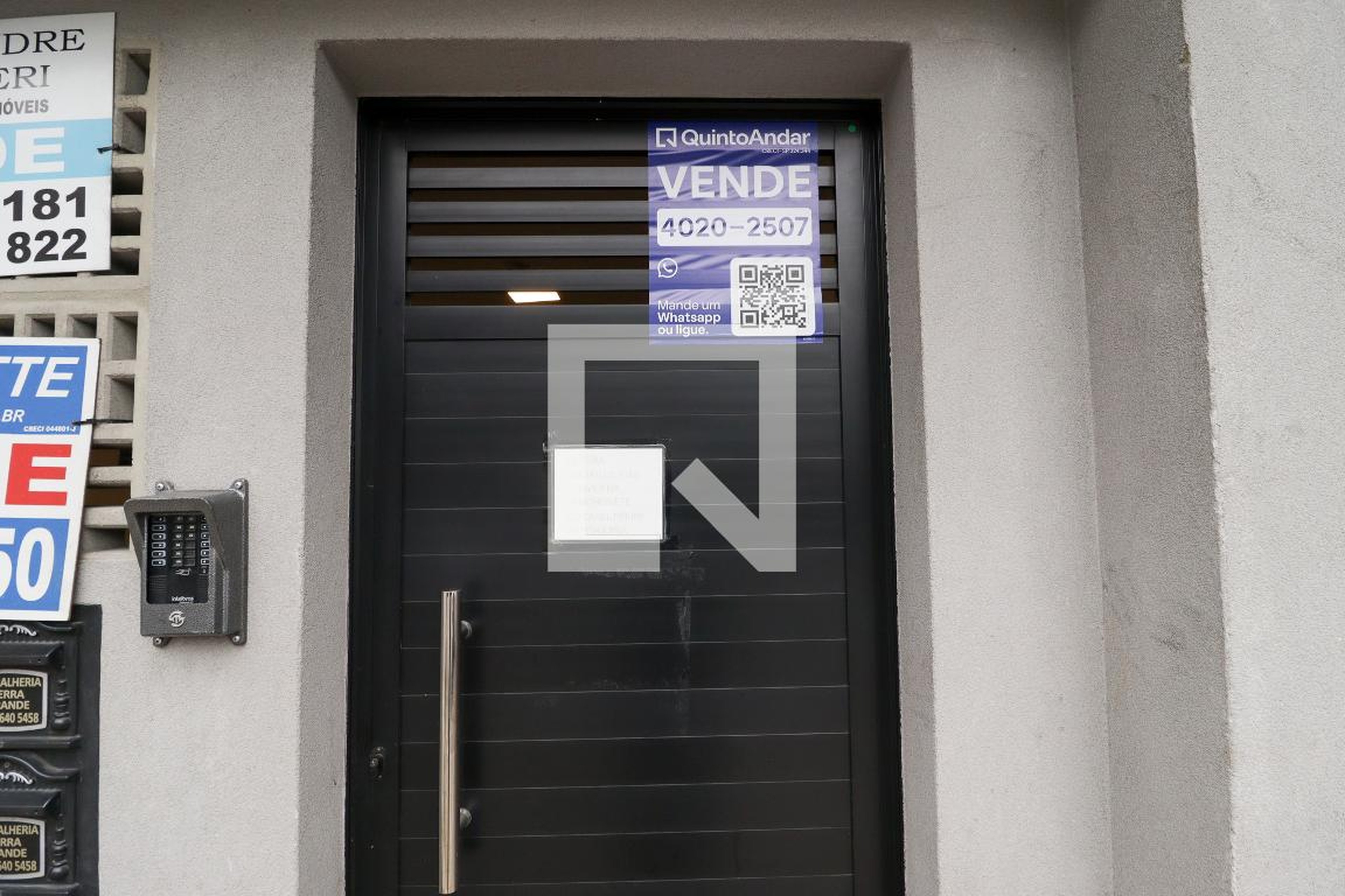 Fachada Condomínio em Rua Ezequiel Freire, 566