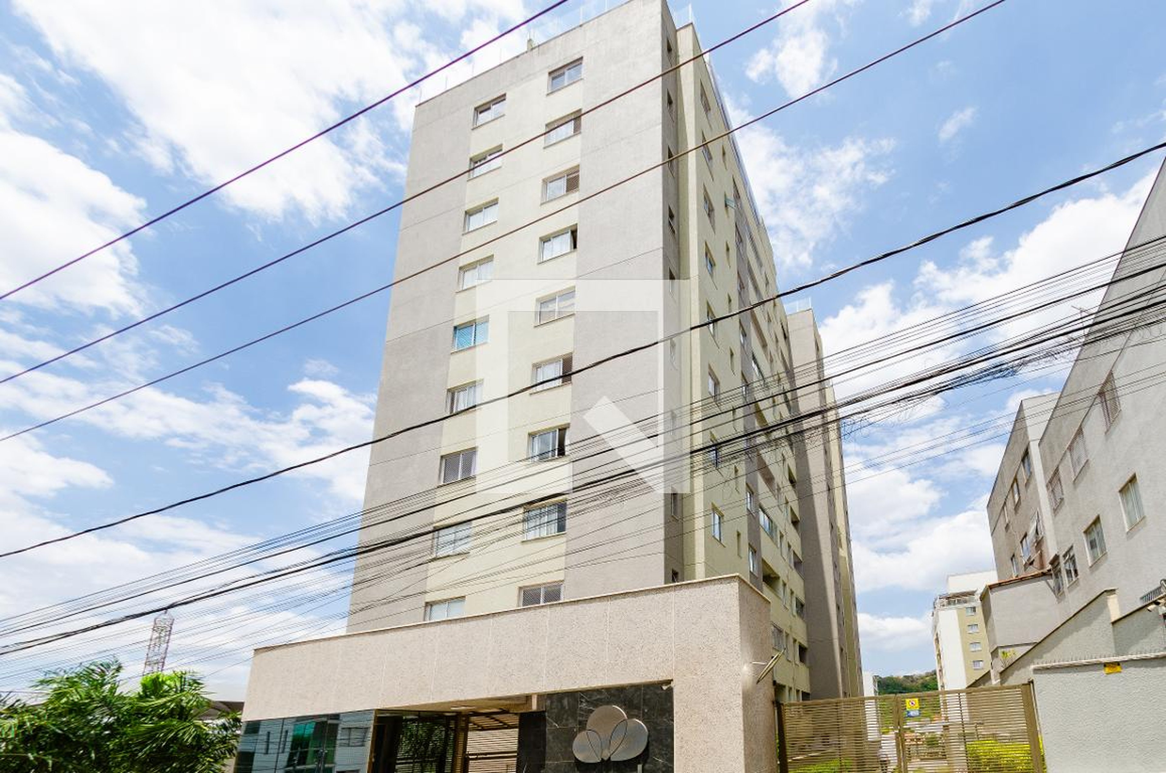 Fachada Condomínio em Rua Cecília Fonseca Coutinho, 752