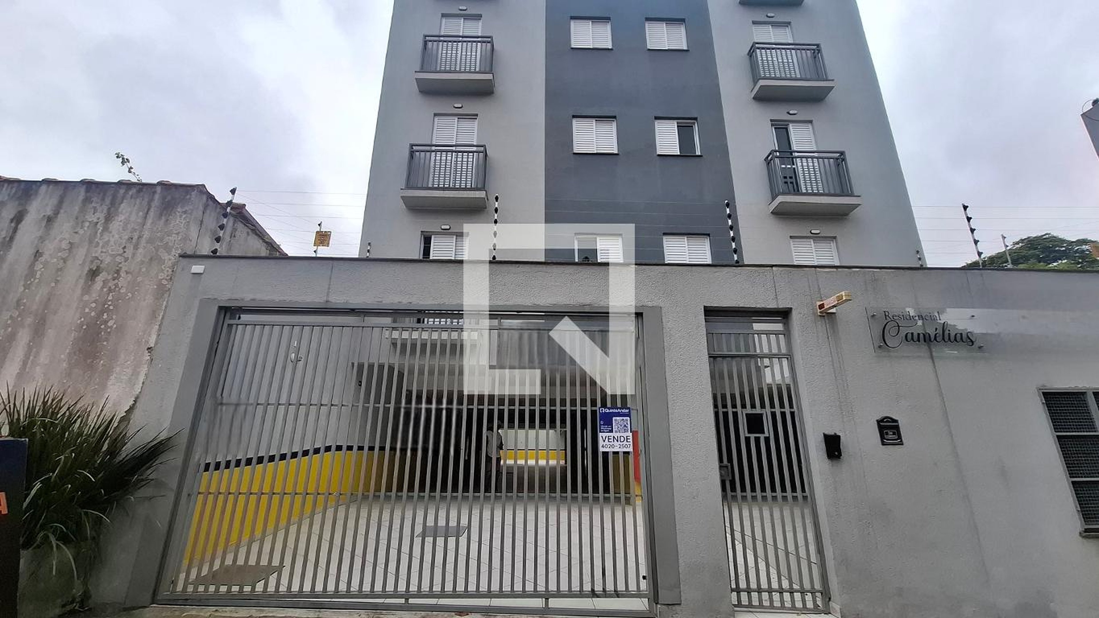 Fachada Condomínio em Rua Antônio Cubas, 352