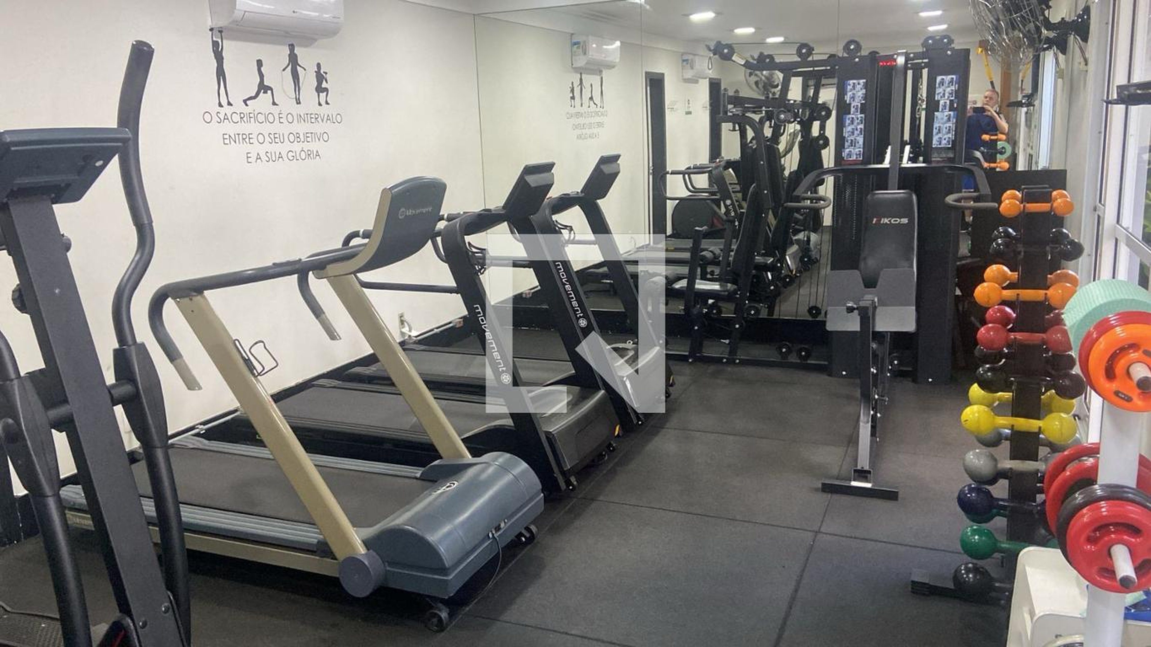 Academia - Flora Park