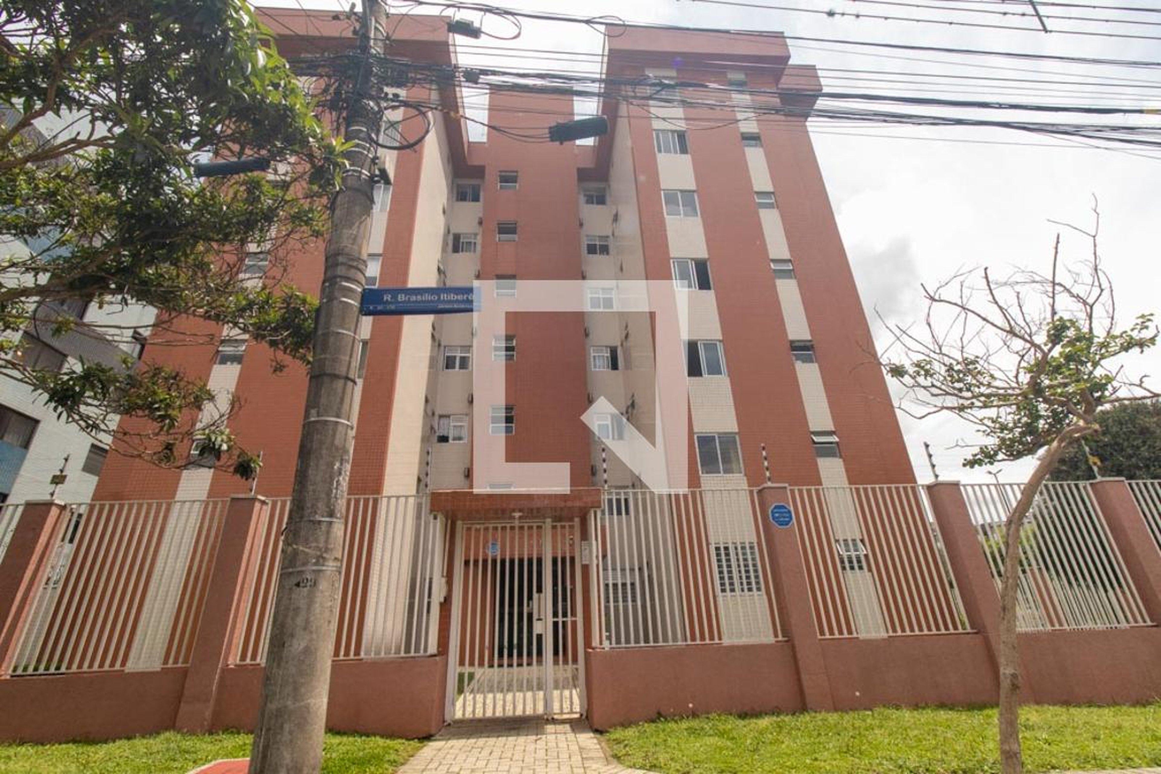 Fachada do Condomínio Condomínio em Rua Brasílio Itiberê, 78