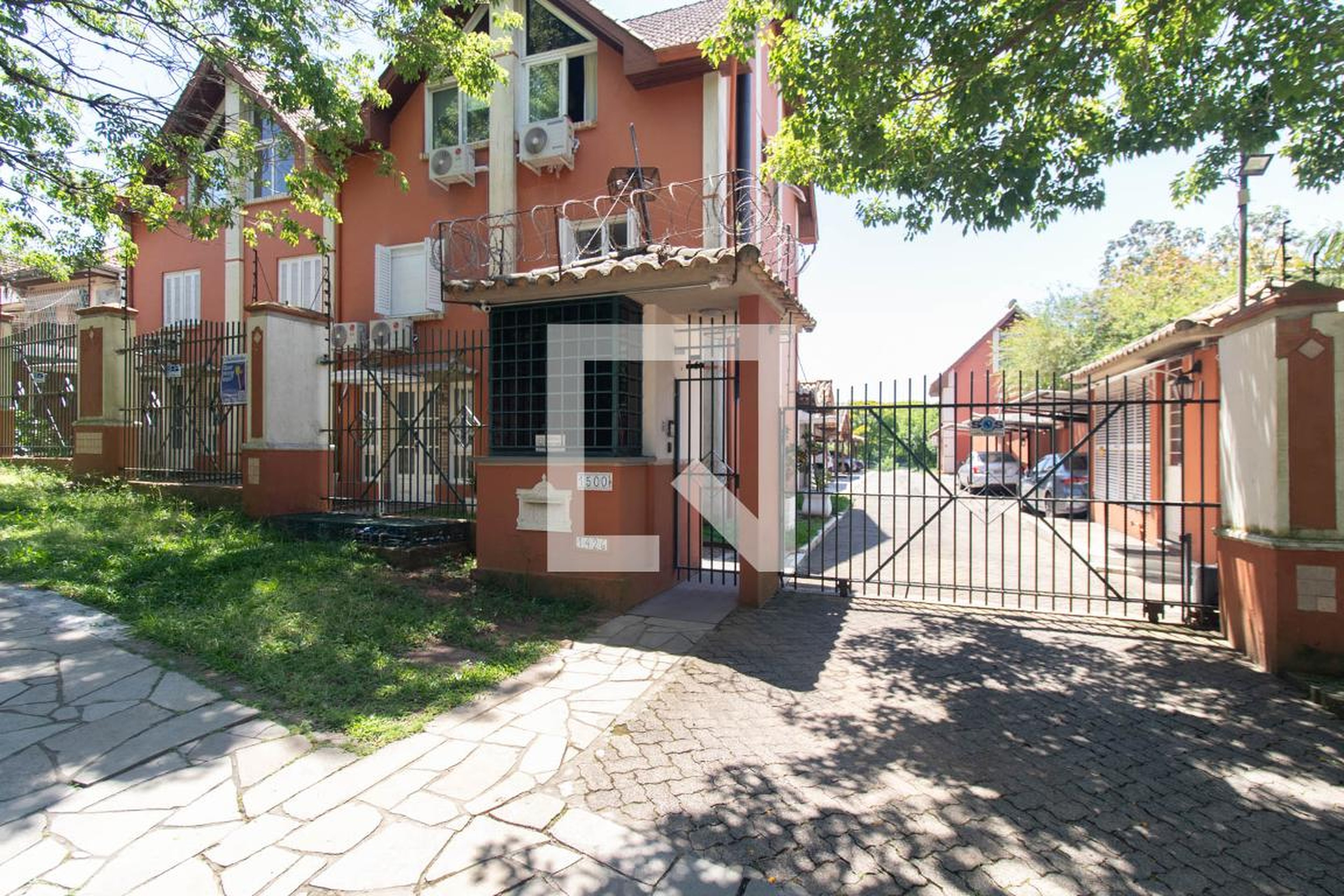 Fachada Condomínio em Rua Sepé Tiarajú, 1500