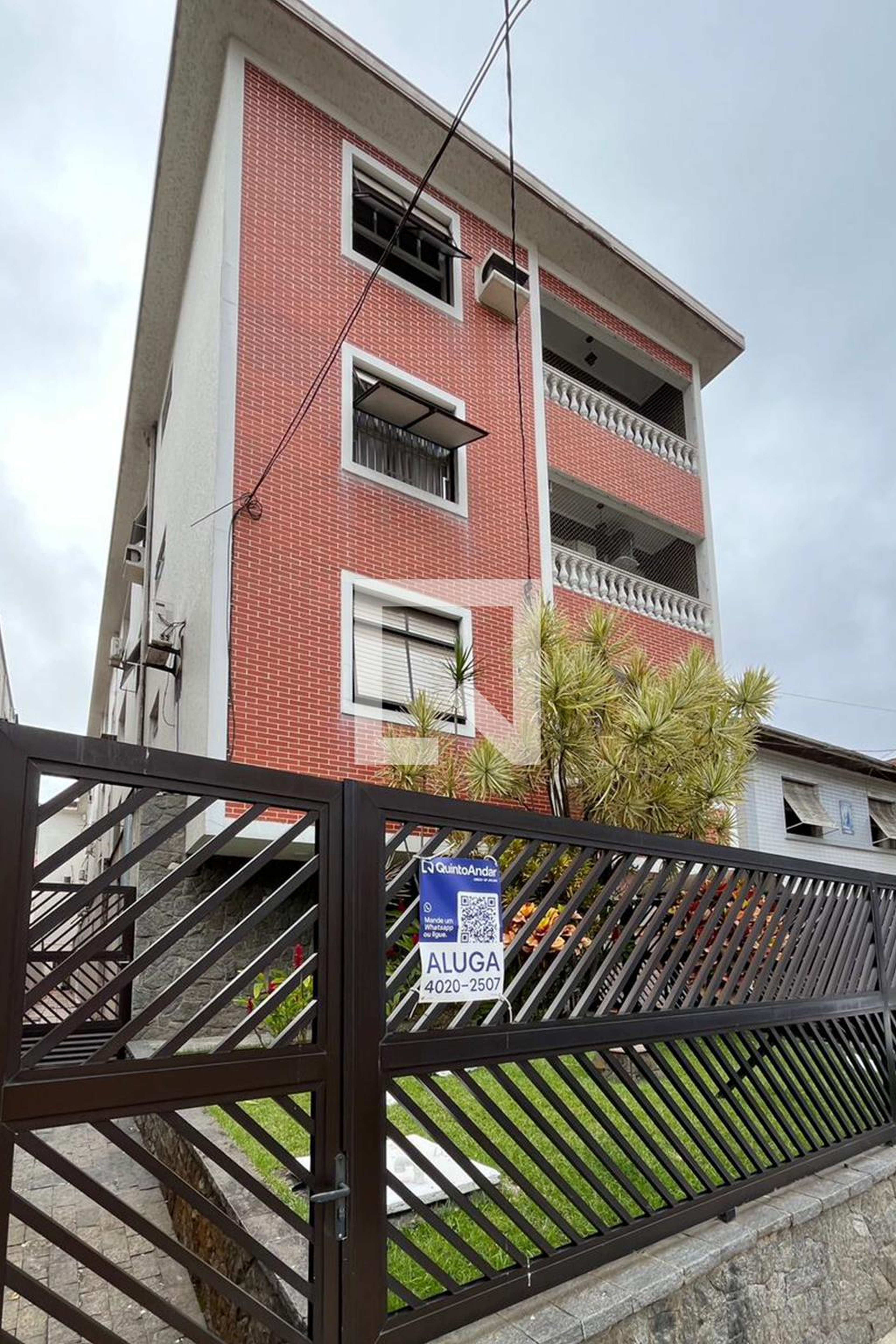 Fachada Condomínio em Rua Goiás, 181