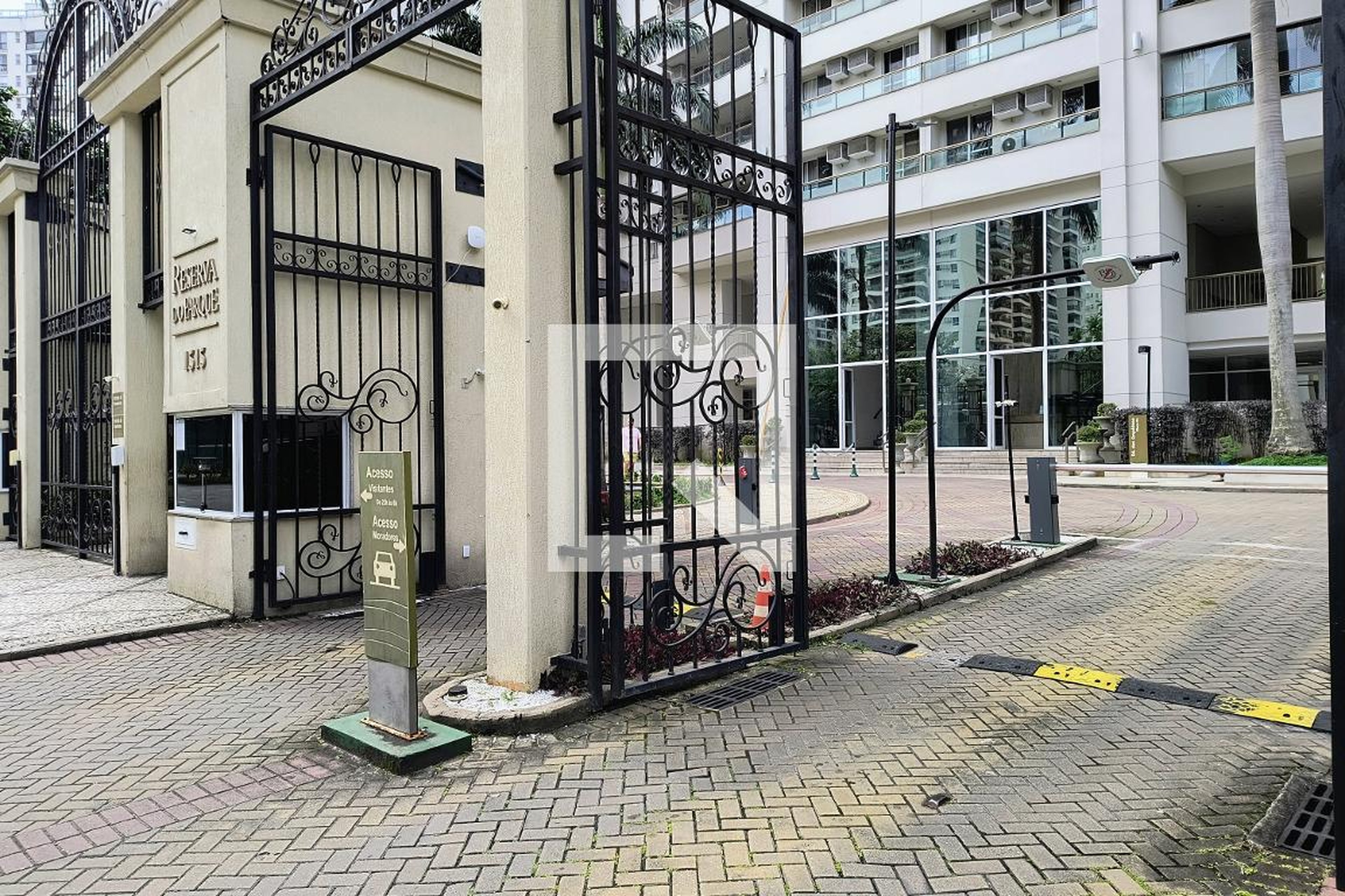 Fachada do condomínio Condomínio Reserva do Parque