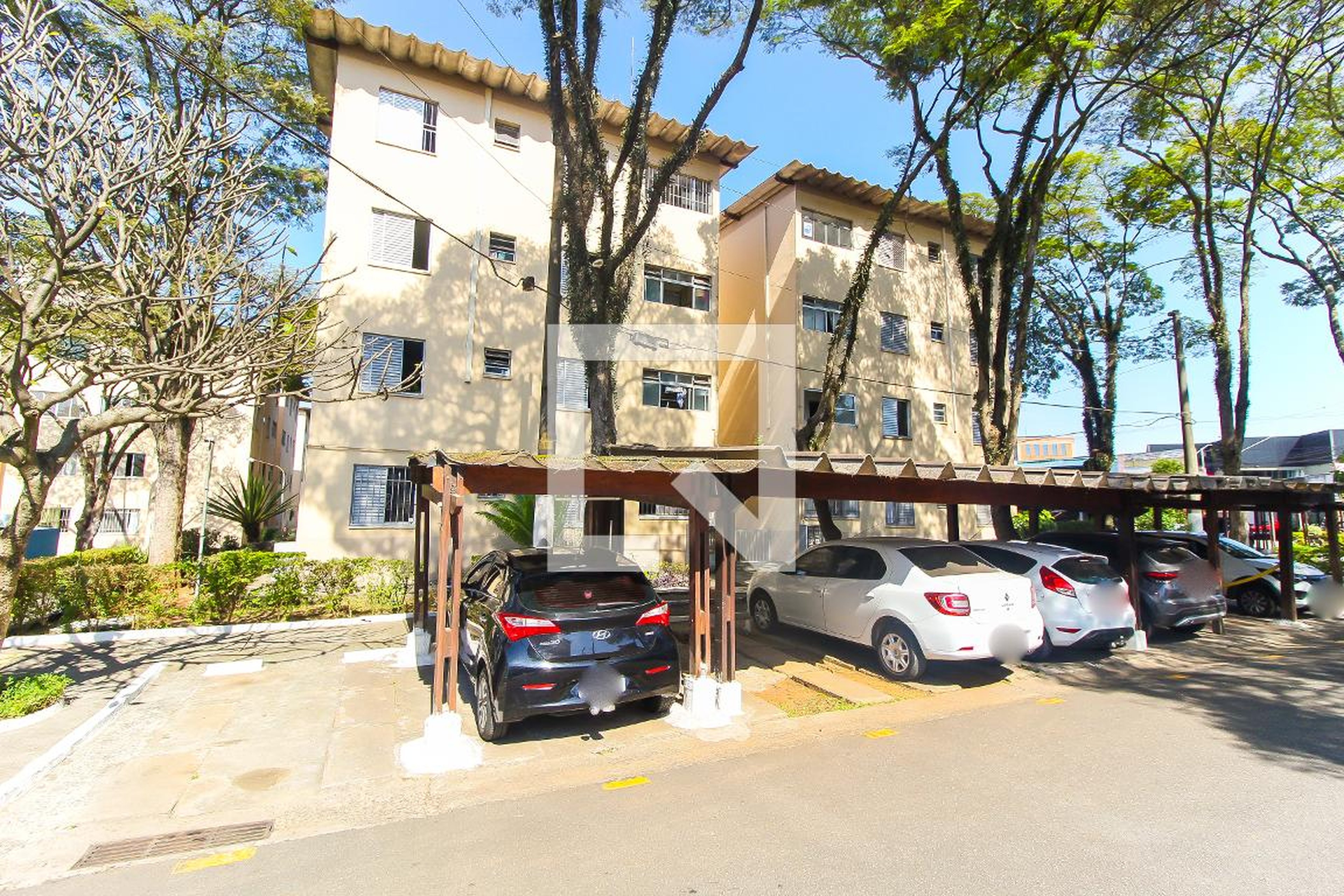 Estacionamento - Fechado Residência Dina
