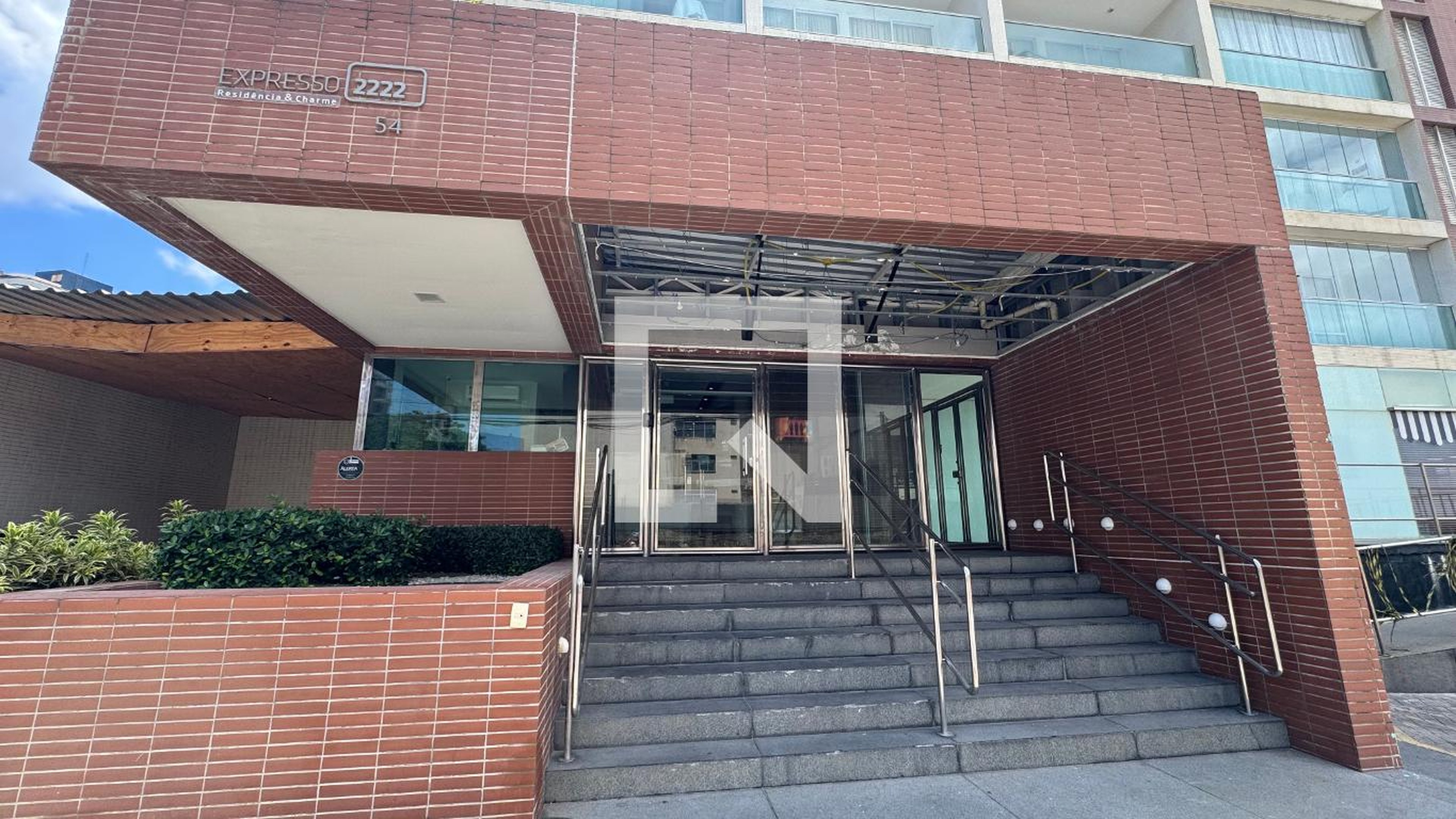 Fachada Condomínio Expresso 2222