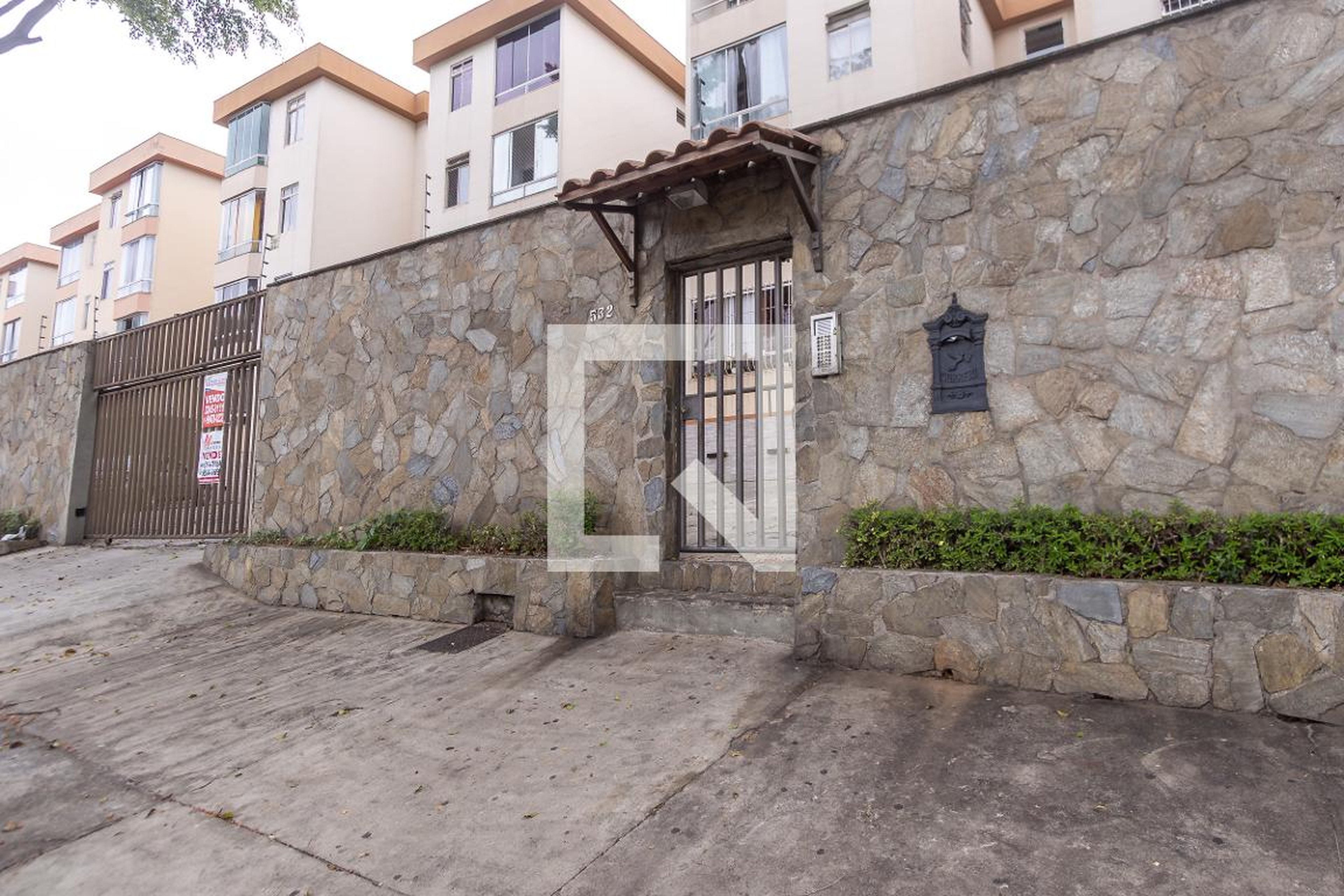 Fachada Condomínio em Rua Ministro Oliveira Salazar, 532