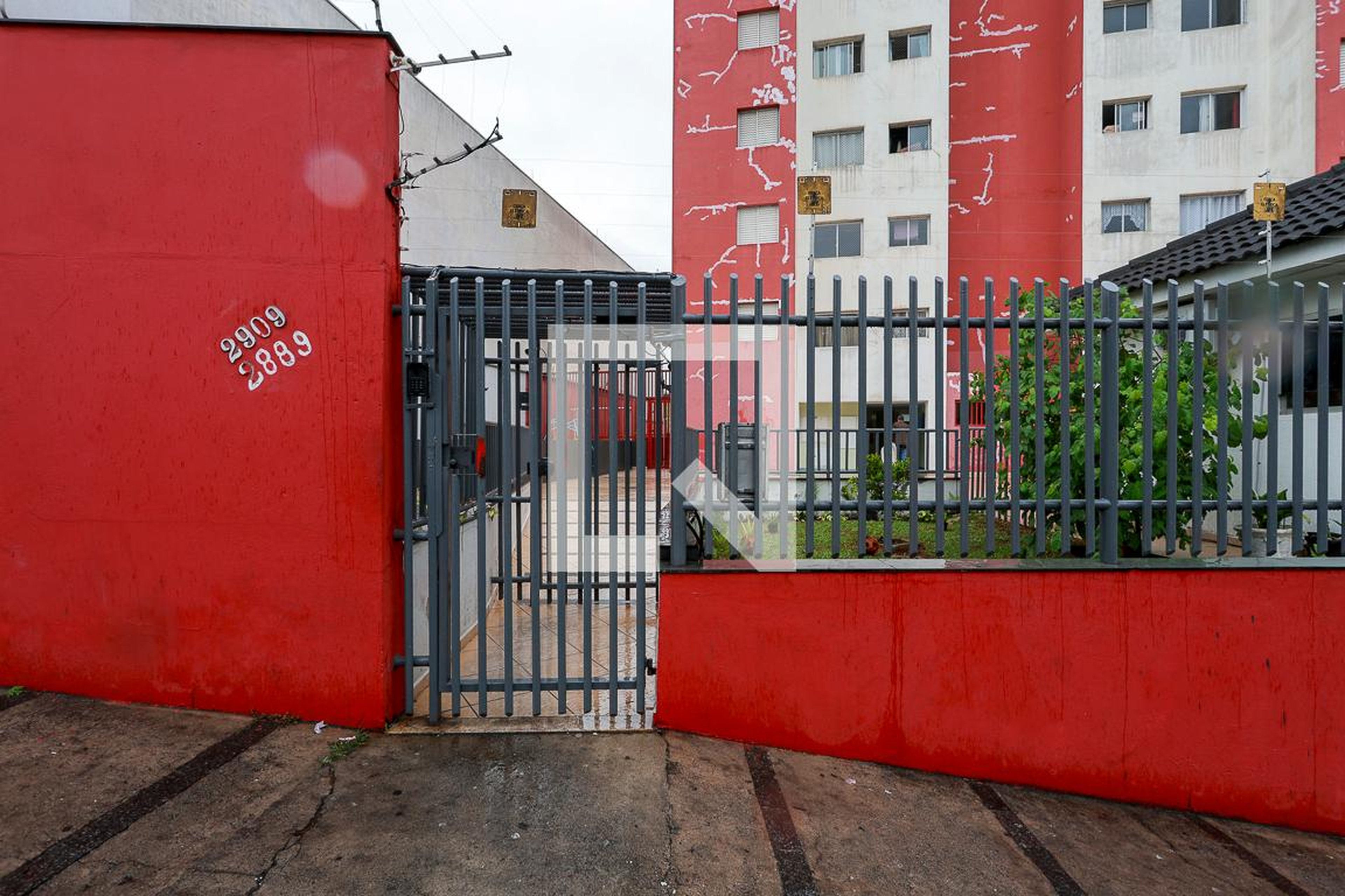 Fachada do condomínio Edifício J.F.L. III