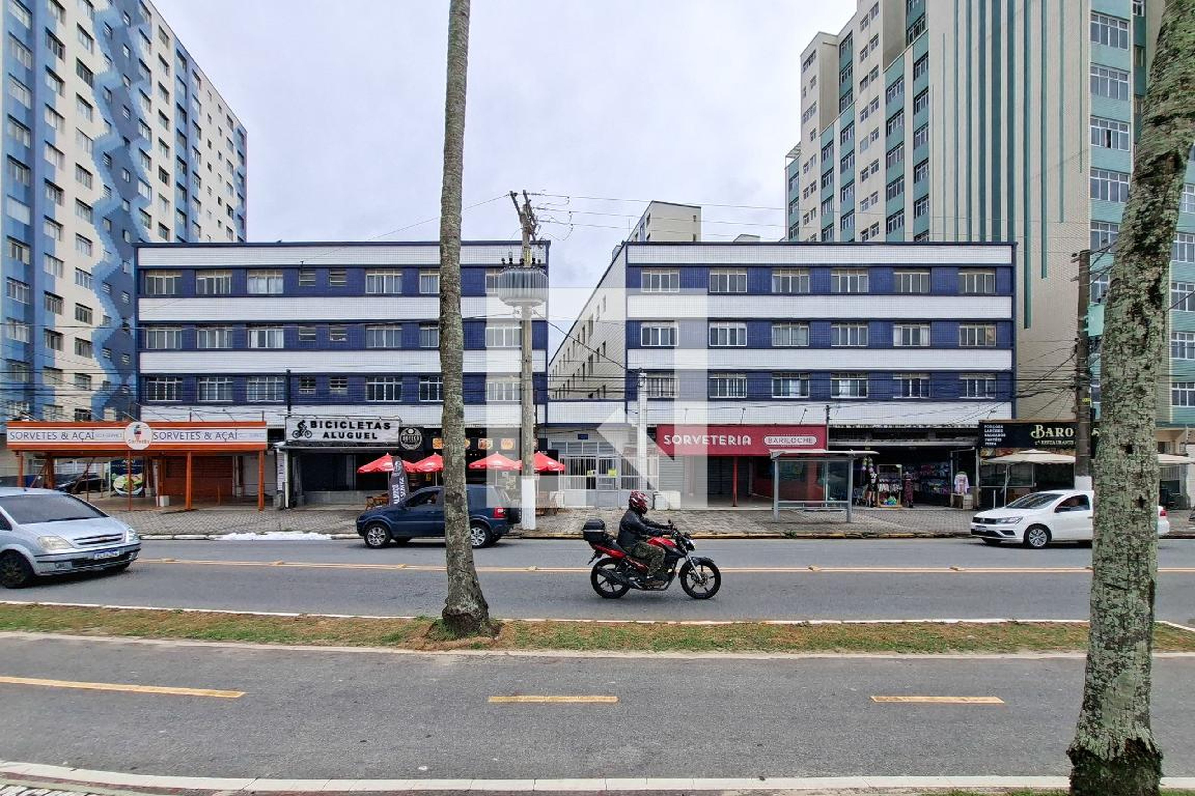 Fachada do Prédio Condomínio Solar e Lunar