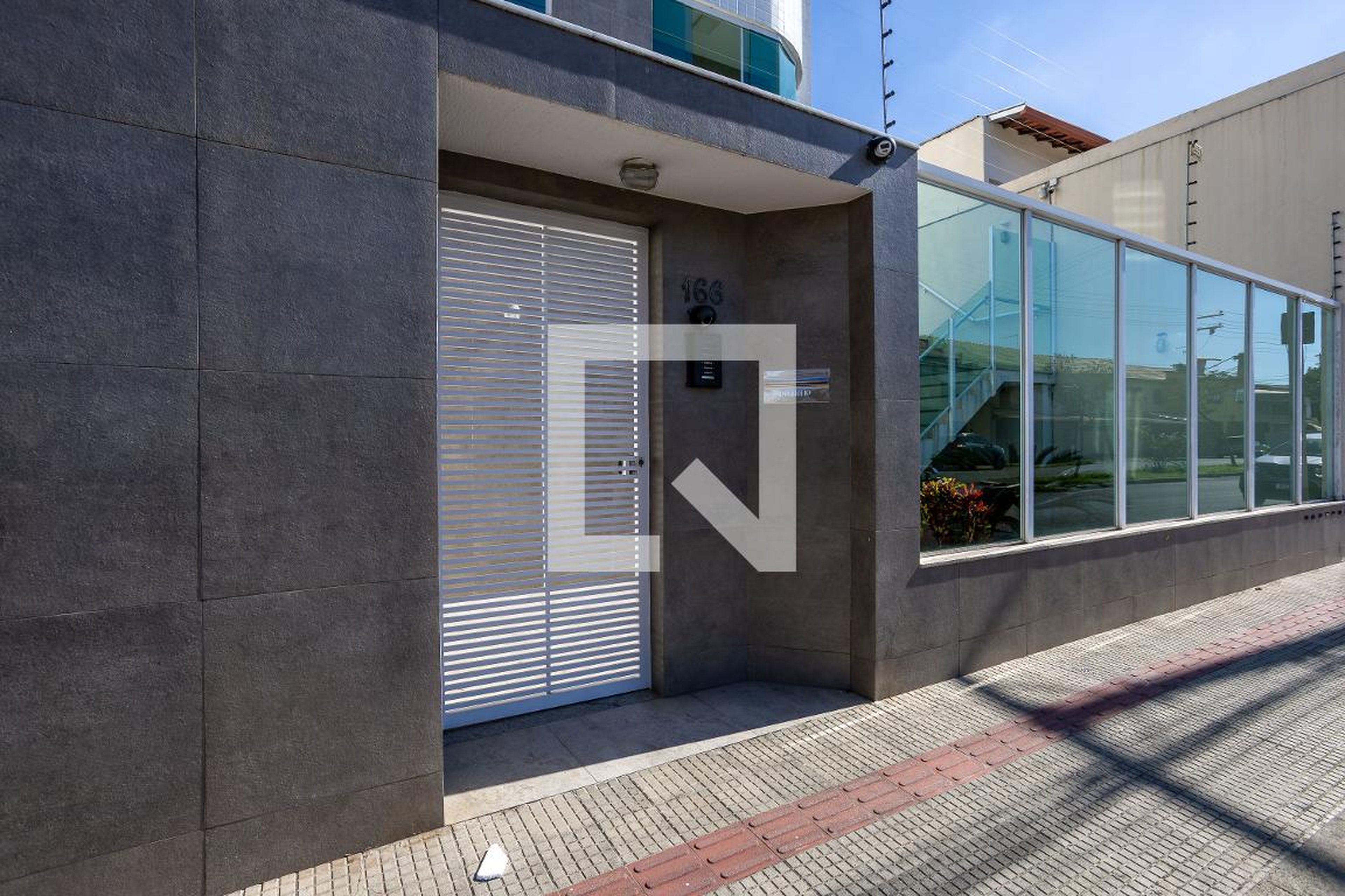 Fachada Condomínio em Rua das Gaivotas, 166