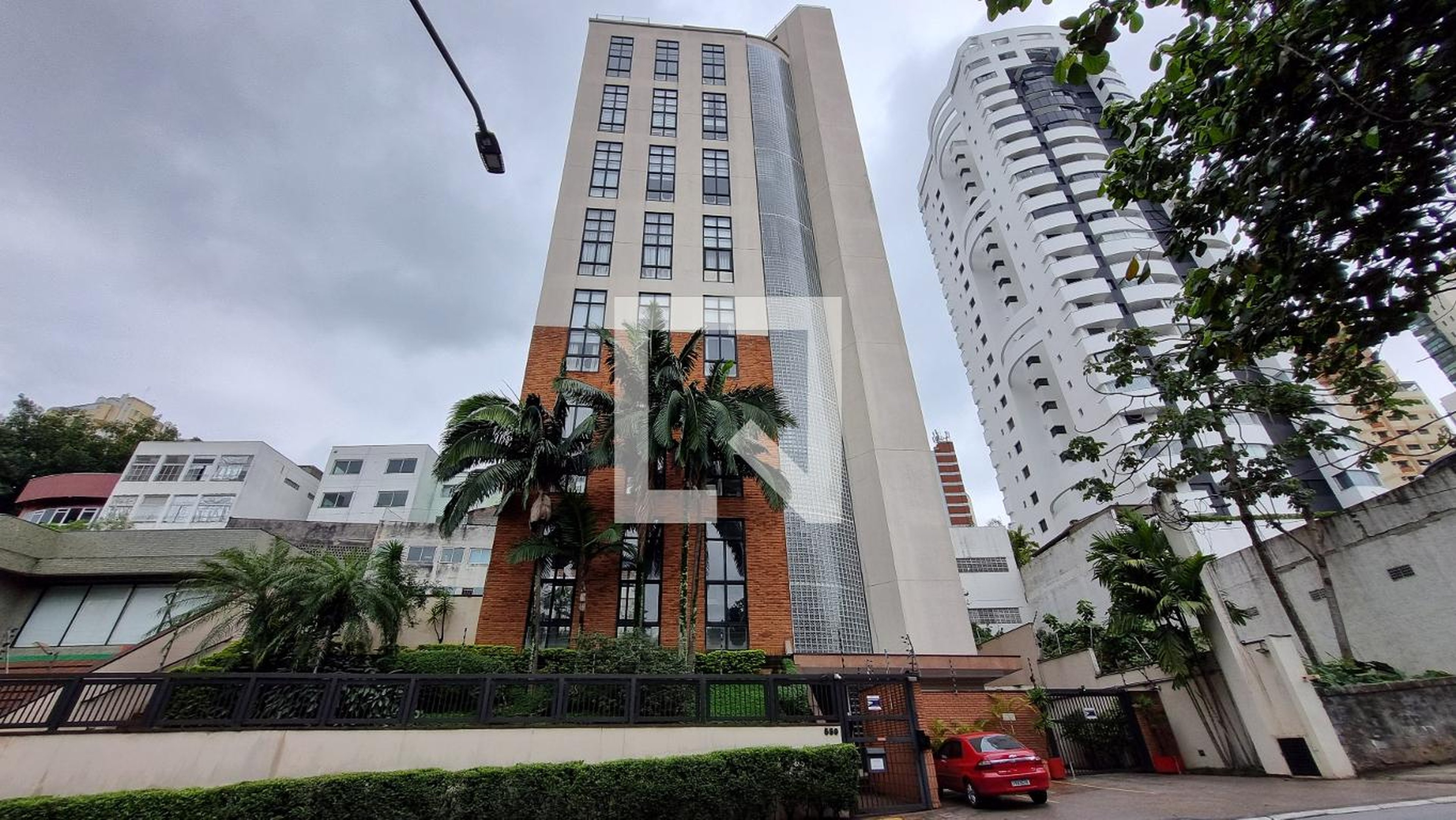 Fachada Condomínio em Rua Jandiatuba, 31