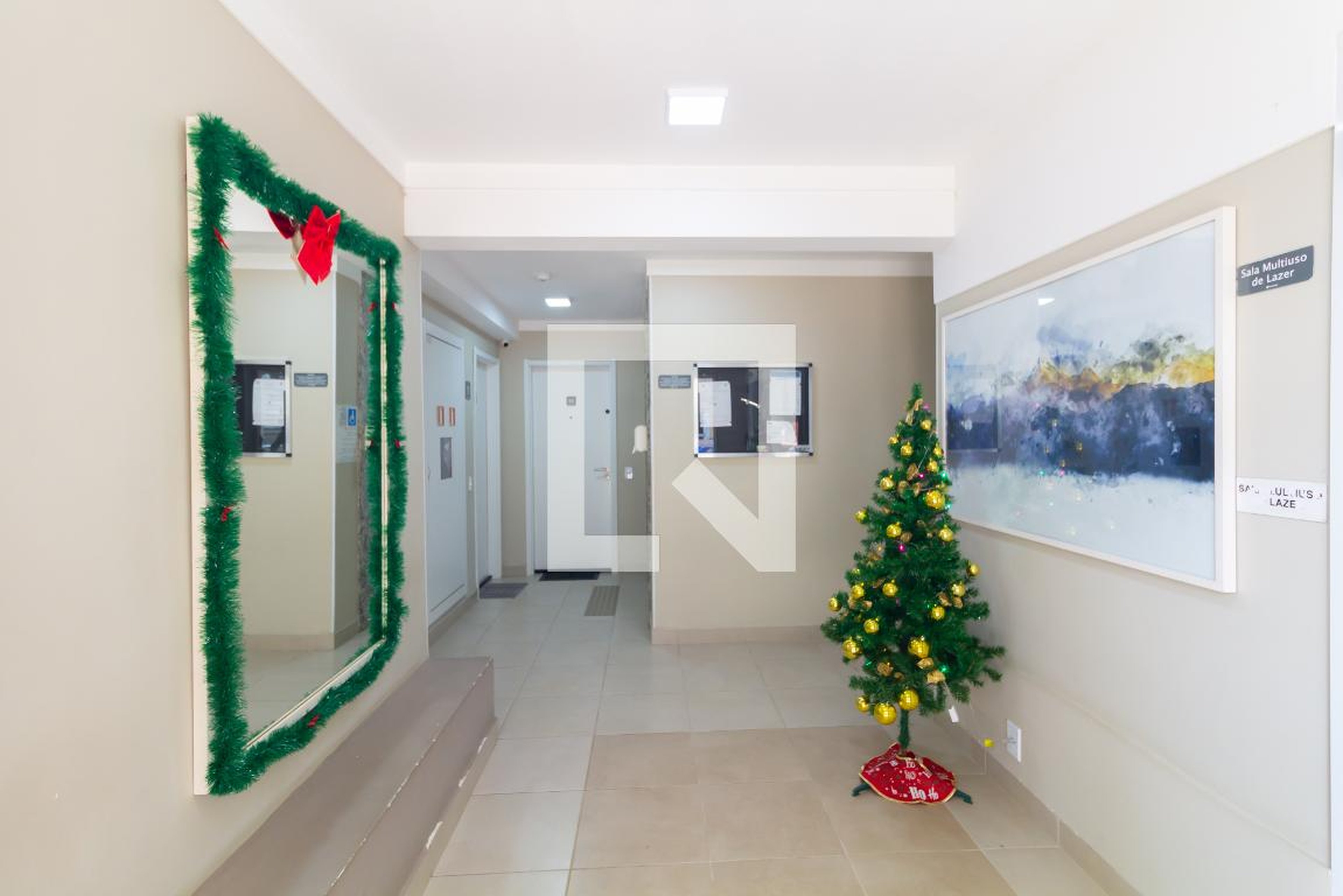 Hall de entrada Condomínio em Viaduto Ladeira do Xisto, 206