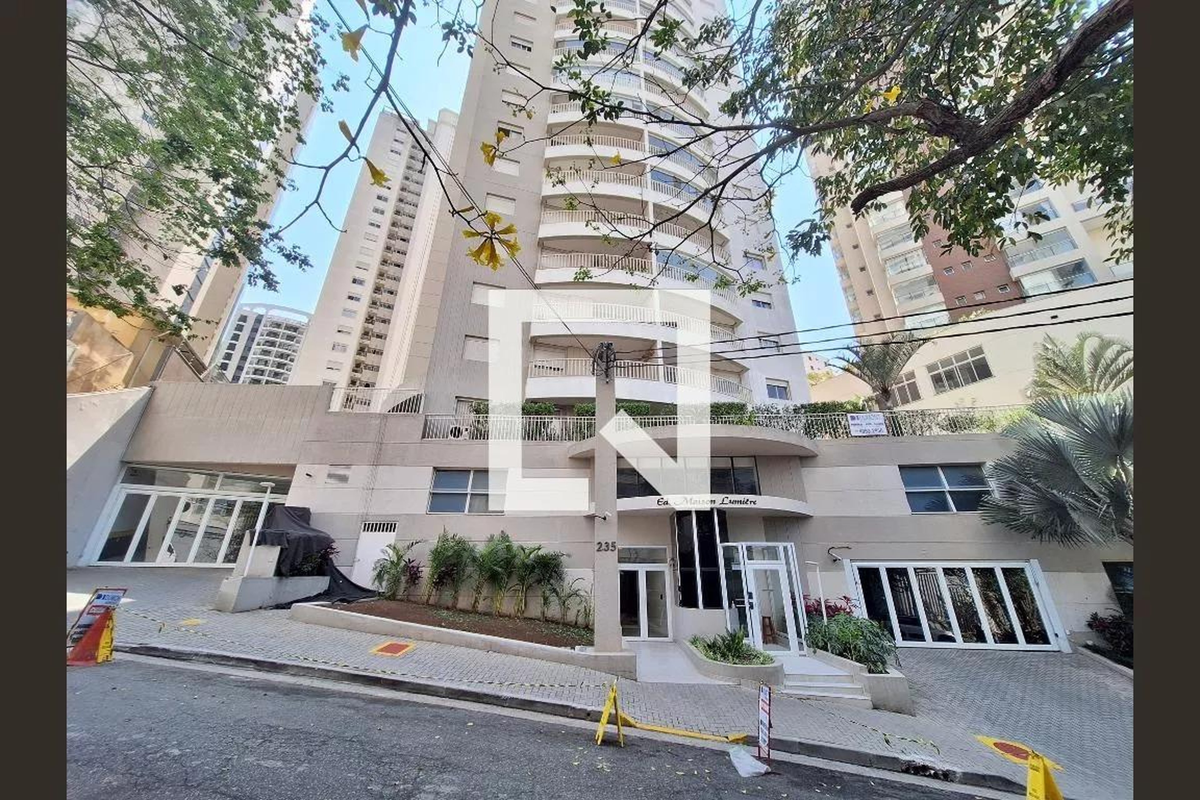 Fachada Condomínio Maison Lumiere