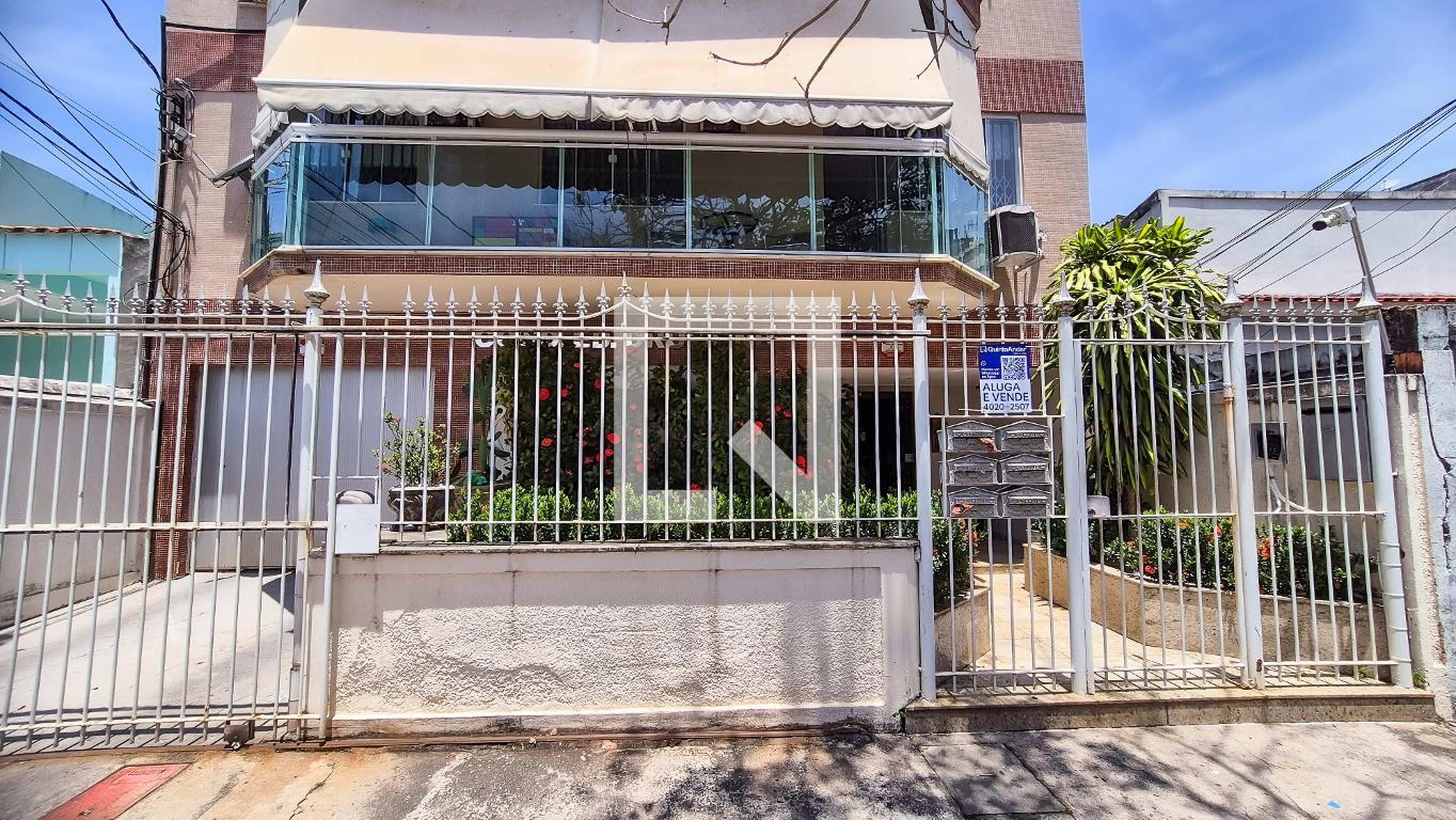 Fachada Condomínio em Rua General Silveira Sobrinho, 145