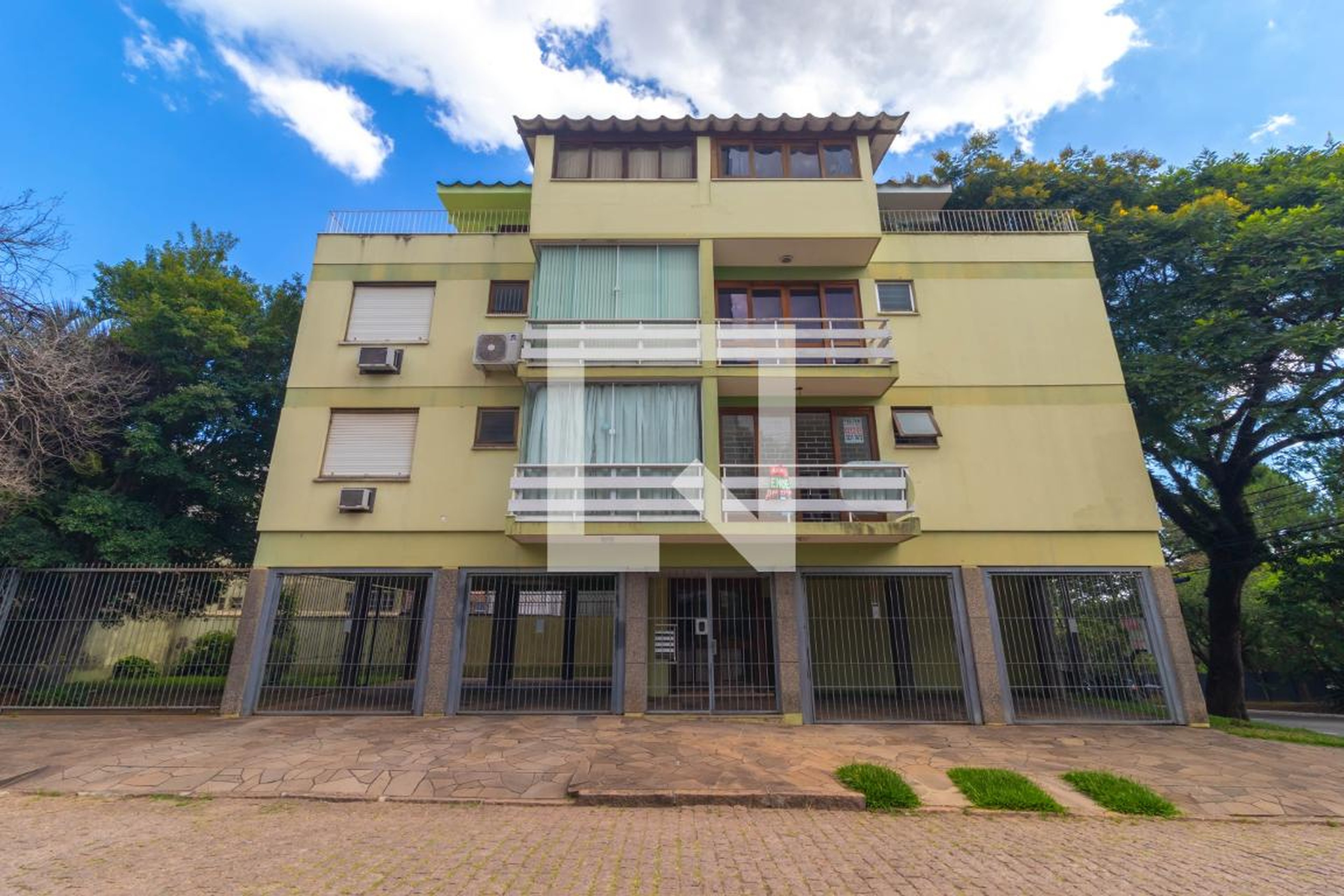 Fachada Condomínio em Rua Palestina, 15