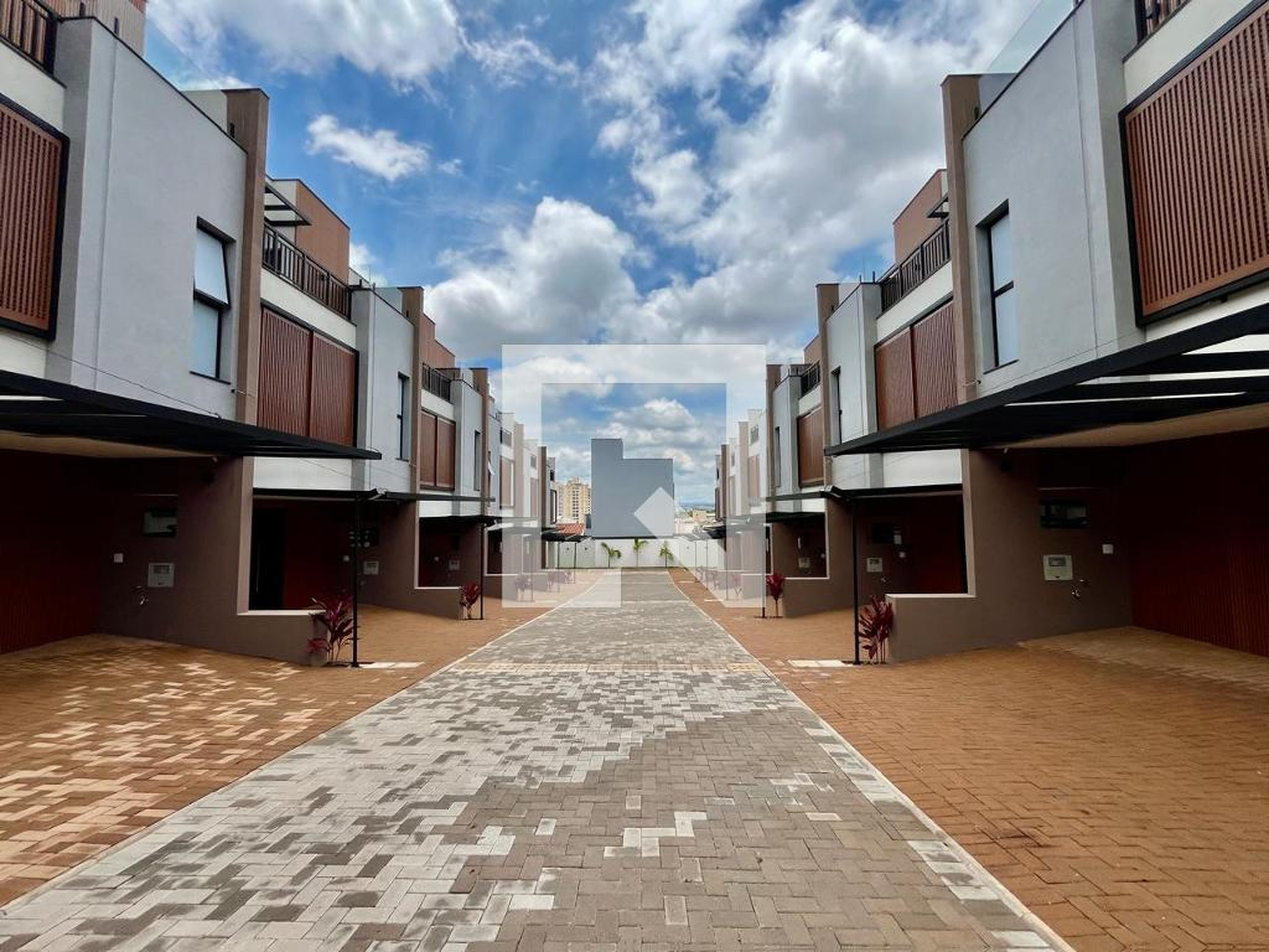 Condomínio - Moreira