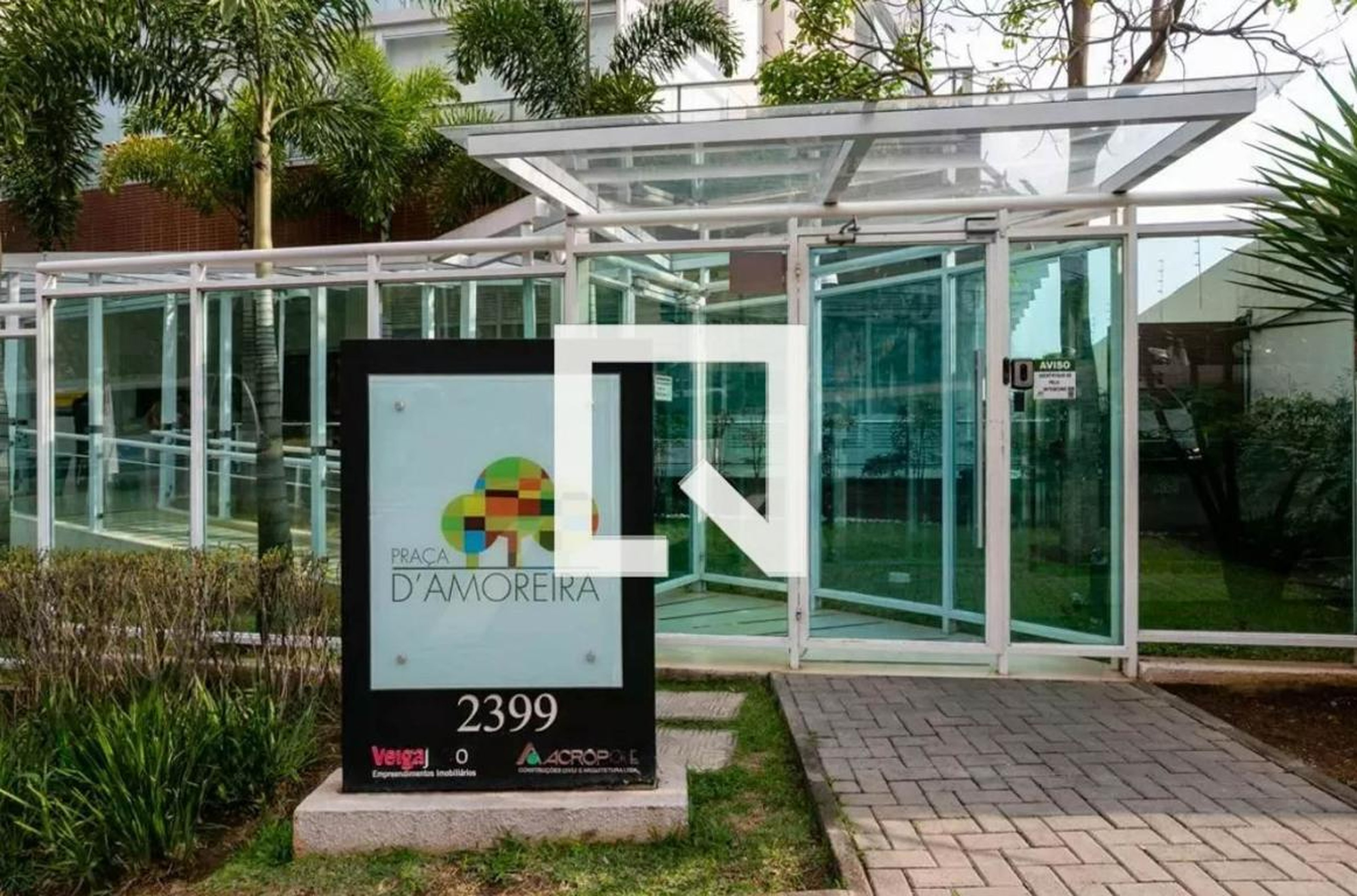 Fachada Condomínio Praça DAmoreira