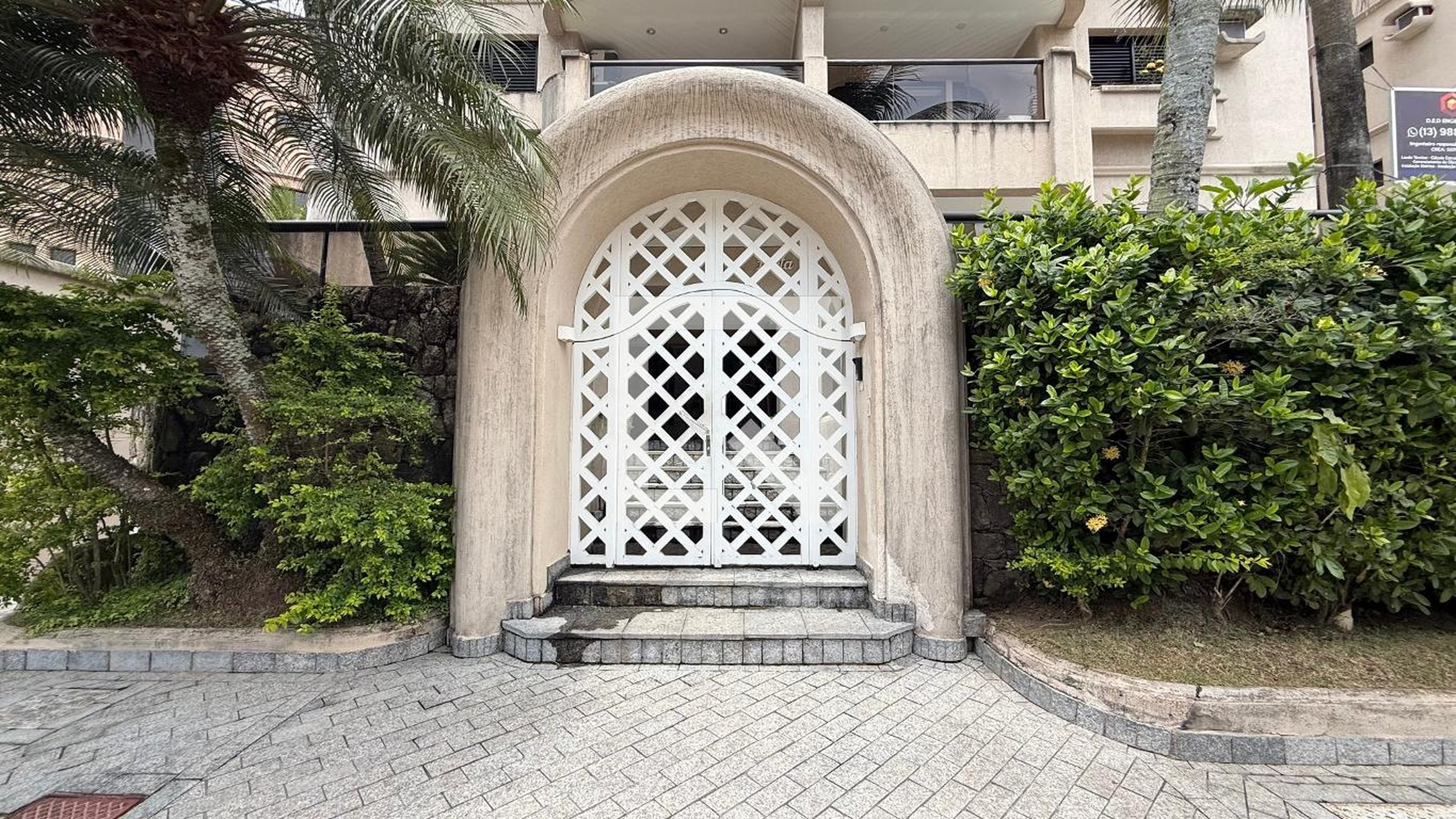 Fachada Condomínio Ponta Brava