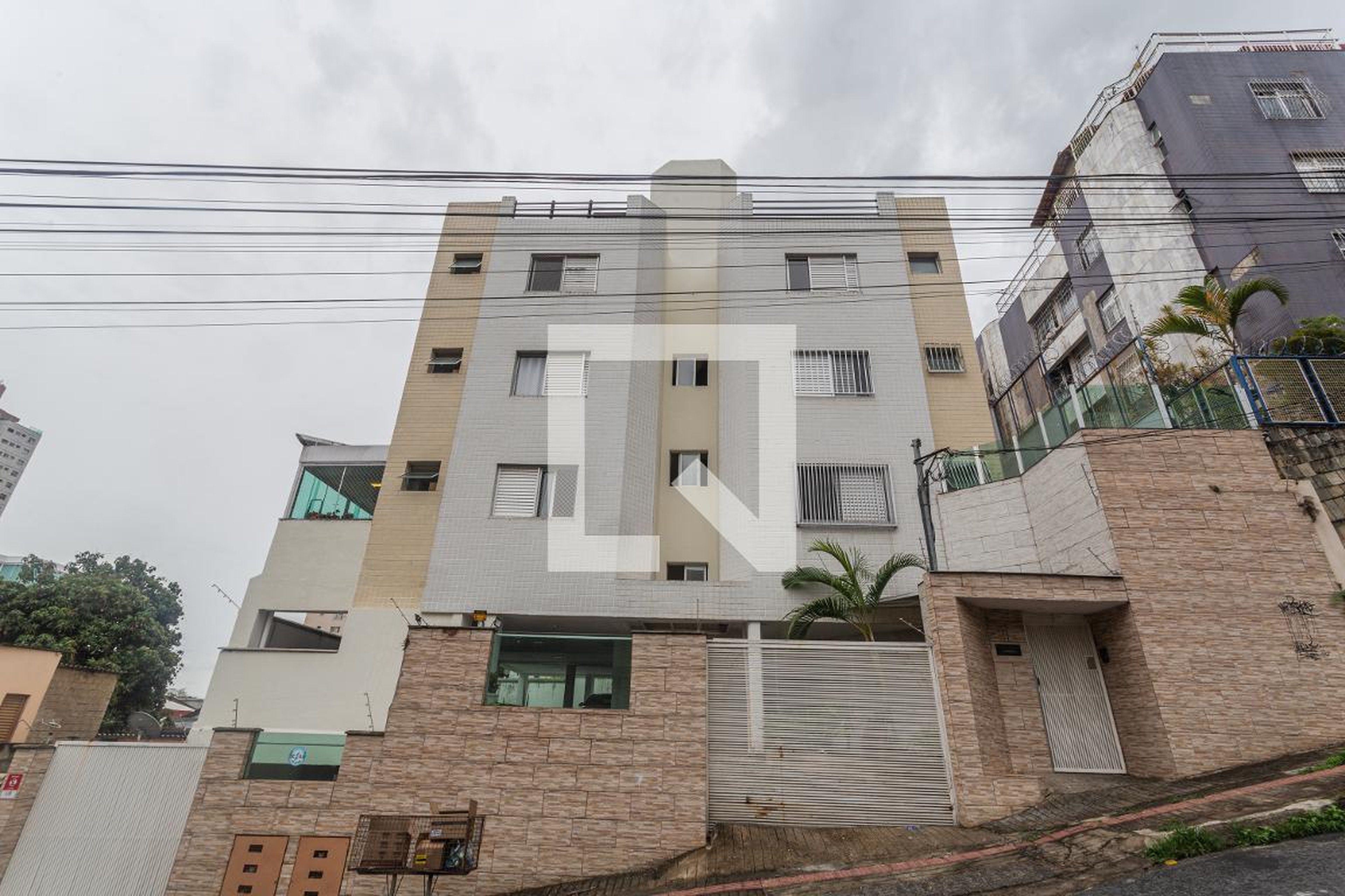 Fachada Condomínio em Rua São Roque, 457