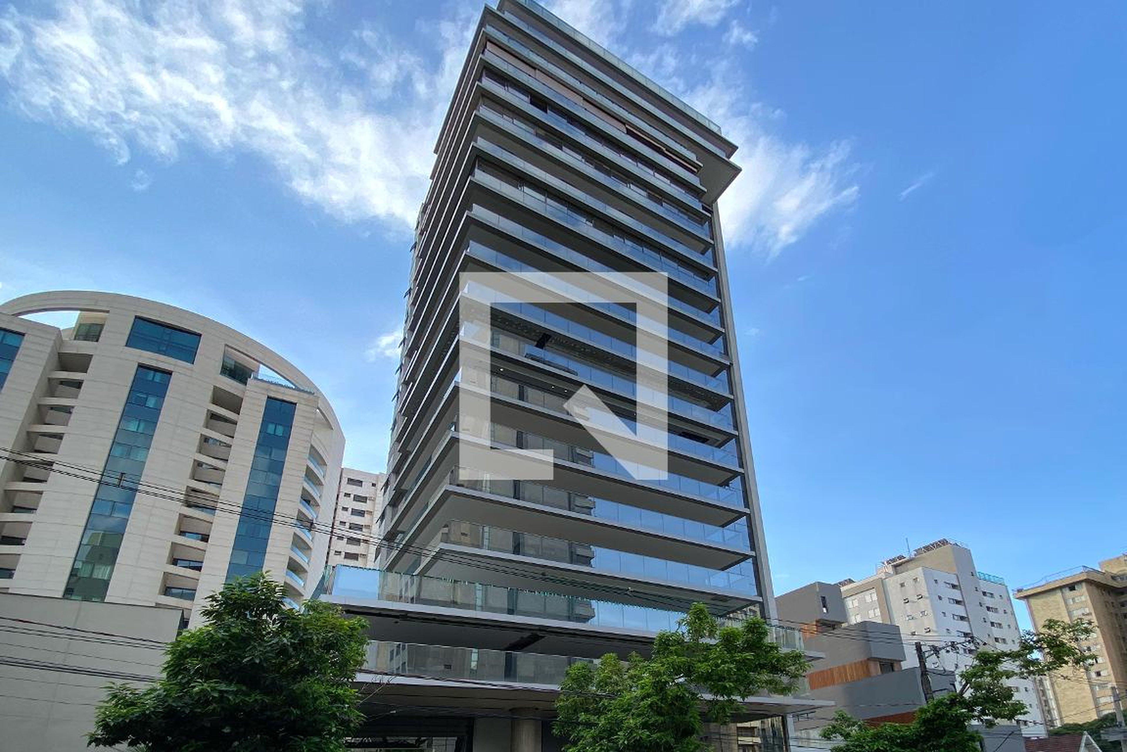 Fachada Condomínio em Rua Rio de Janeiro, 2300