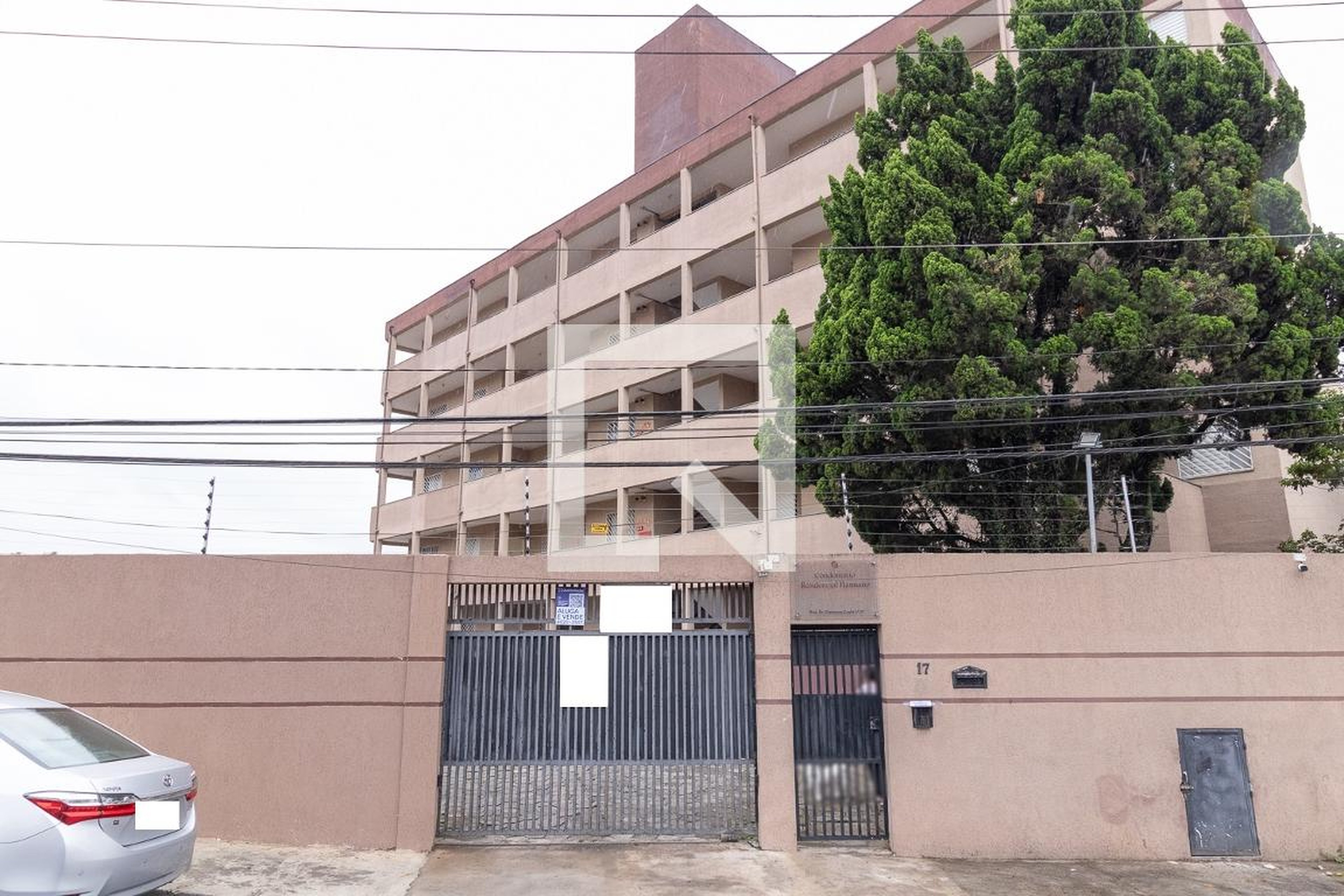 Fachada Condomínio em Rua Doutor Flamiano Costa, 17