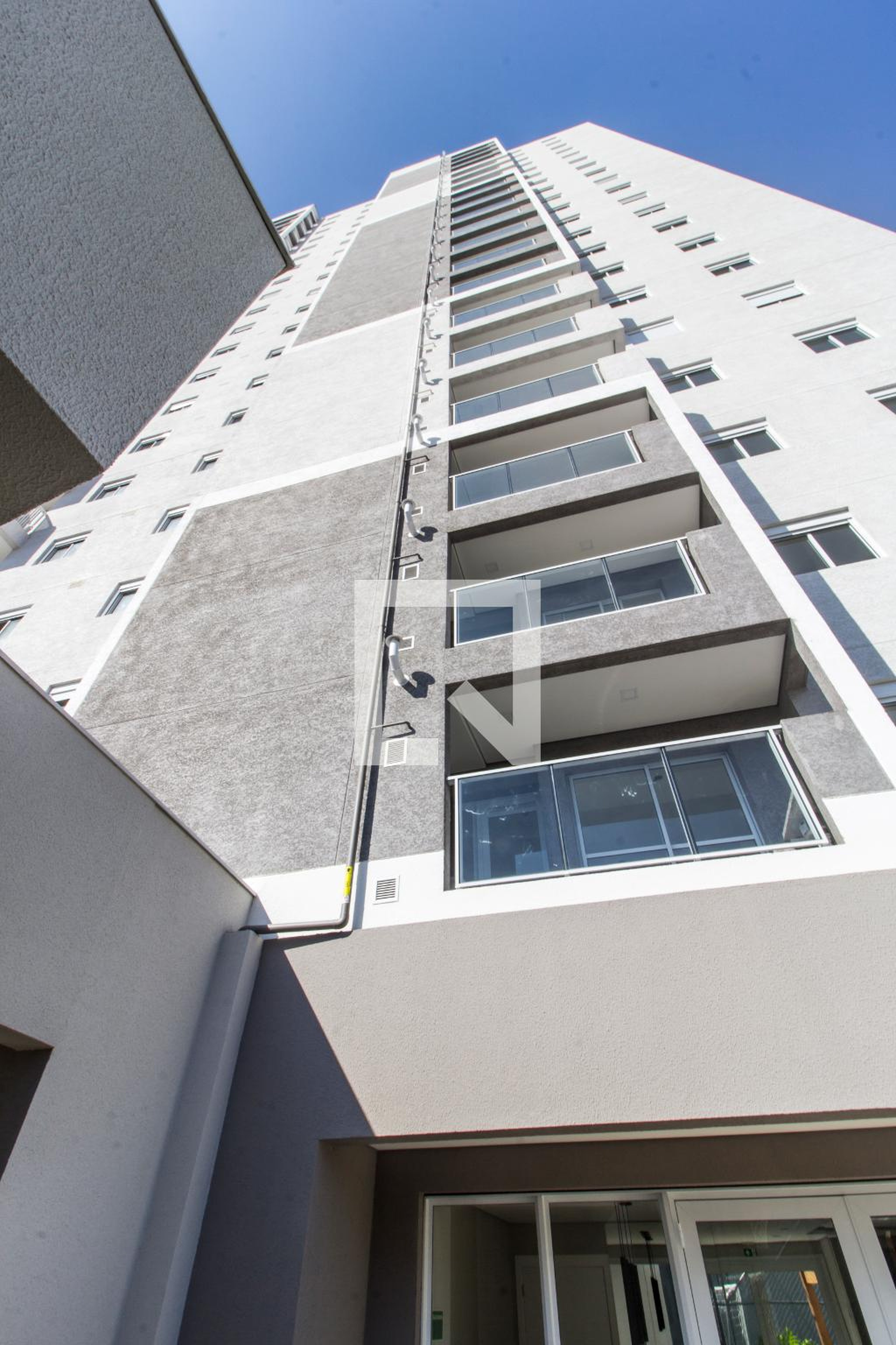 Fachada Condomínio em Avenida da Aldeia, 31