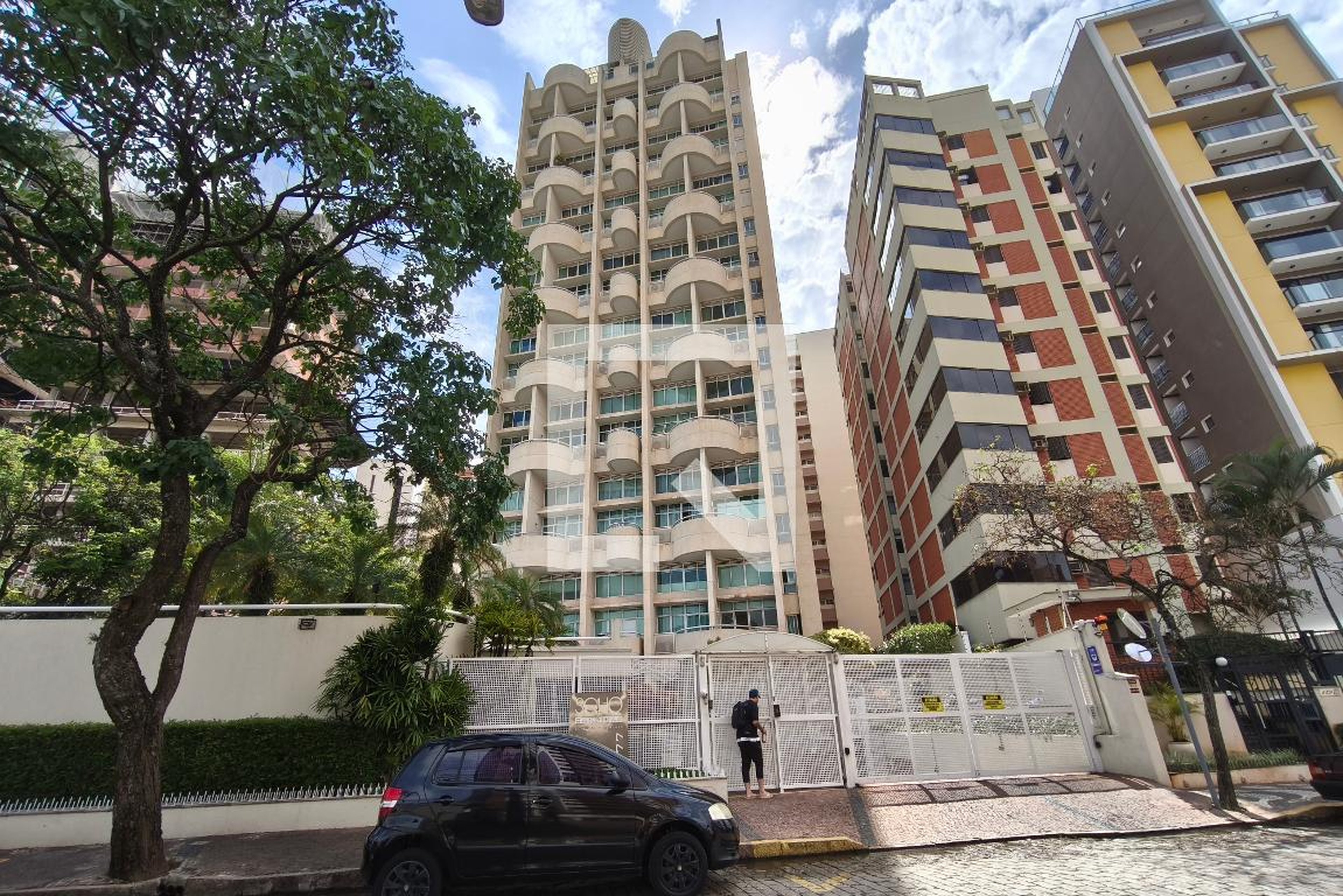 Fachada do Condomínio Condomínio Soho