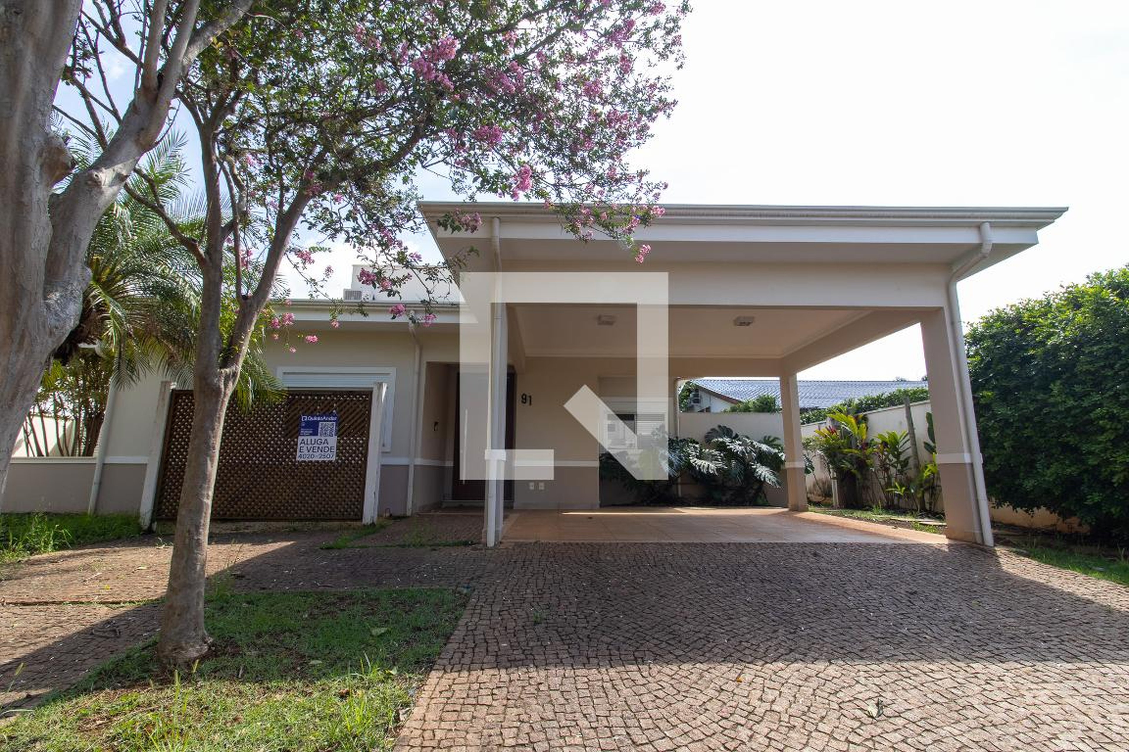 Fachada Condomínio em Rua Atenas, 91