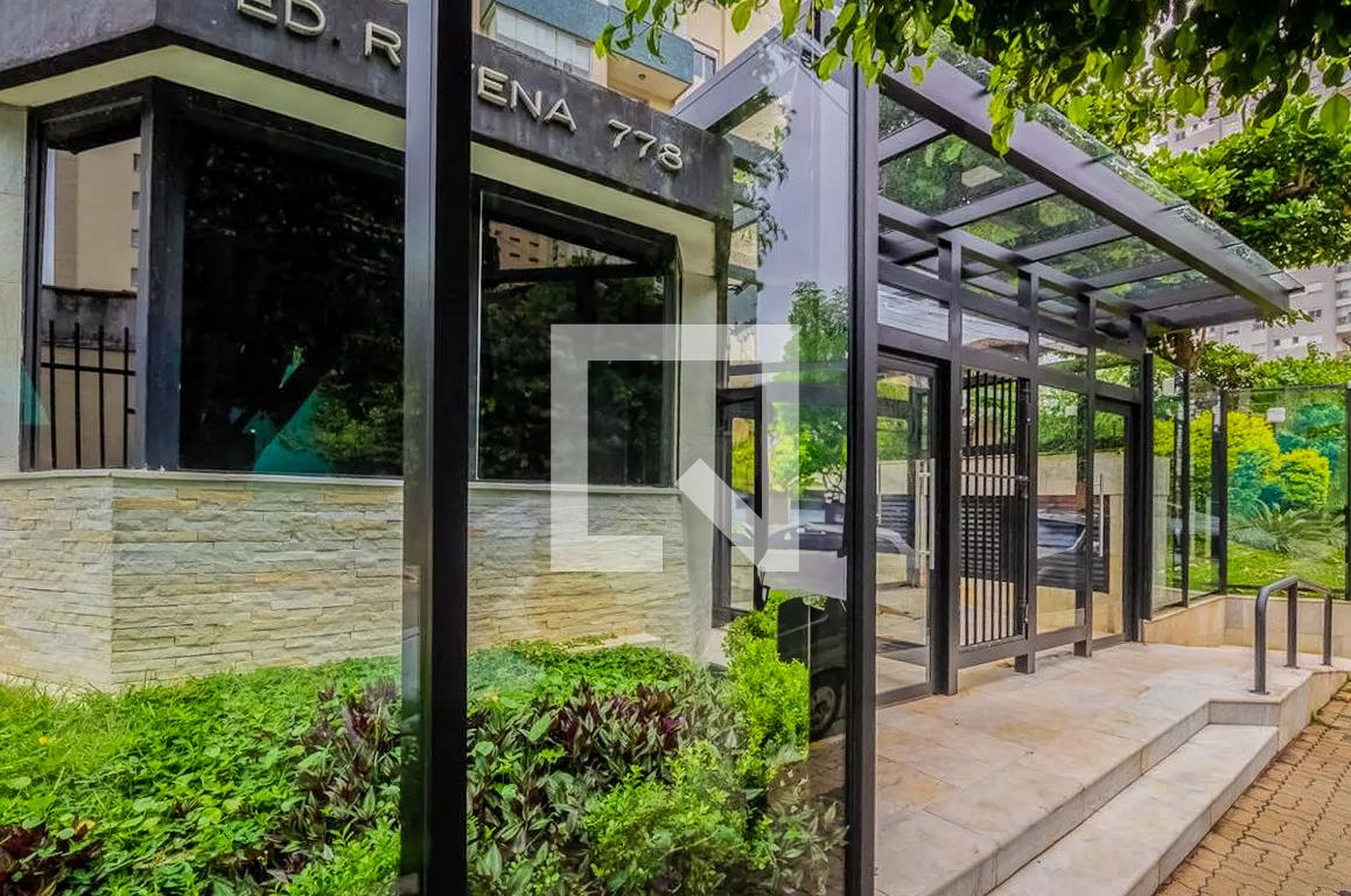 Entrada - Edificio Ravena