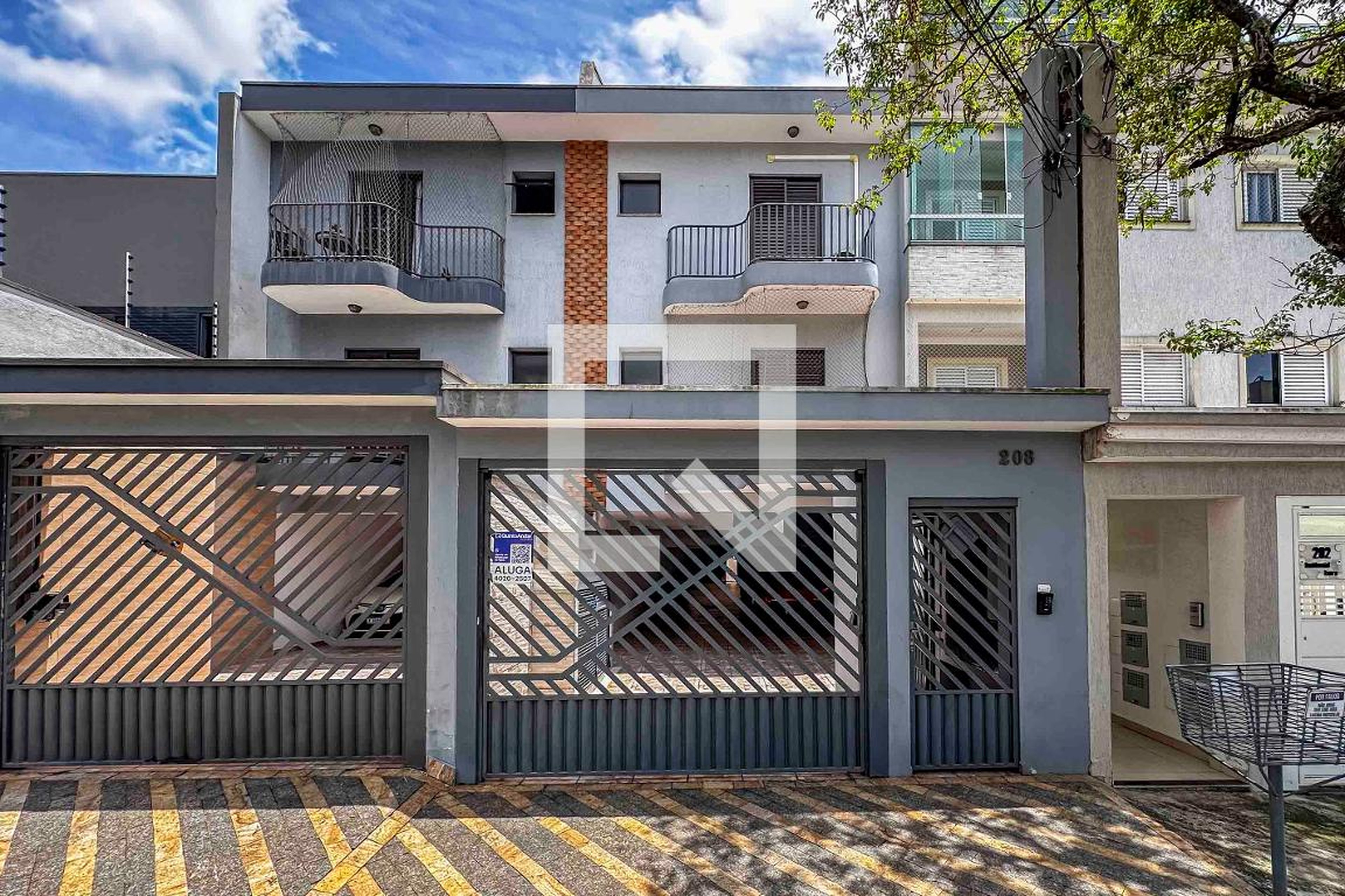Fachada Condomínio em Rua Atibaia, 208