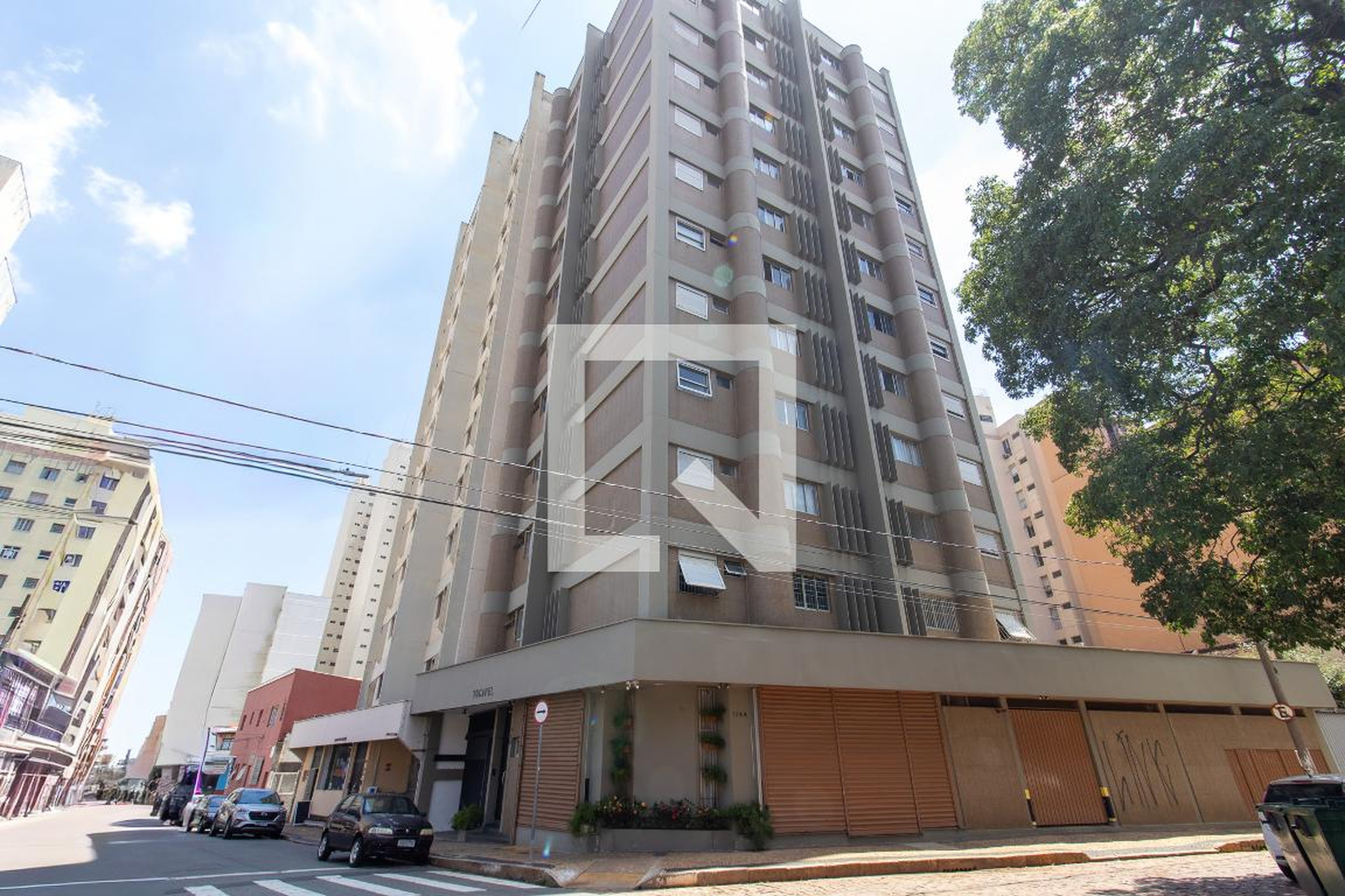 Fachada Condomínio em Rua Antônio Cesarino, 458