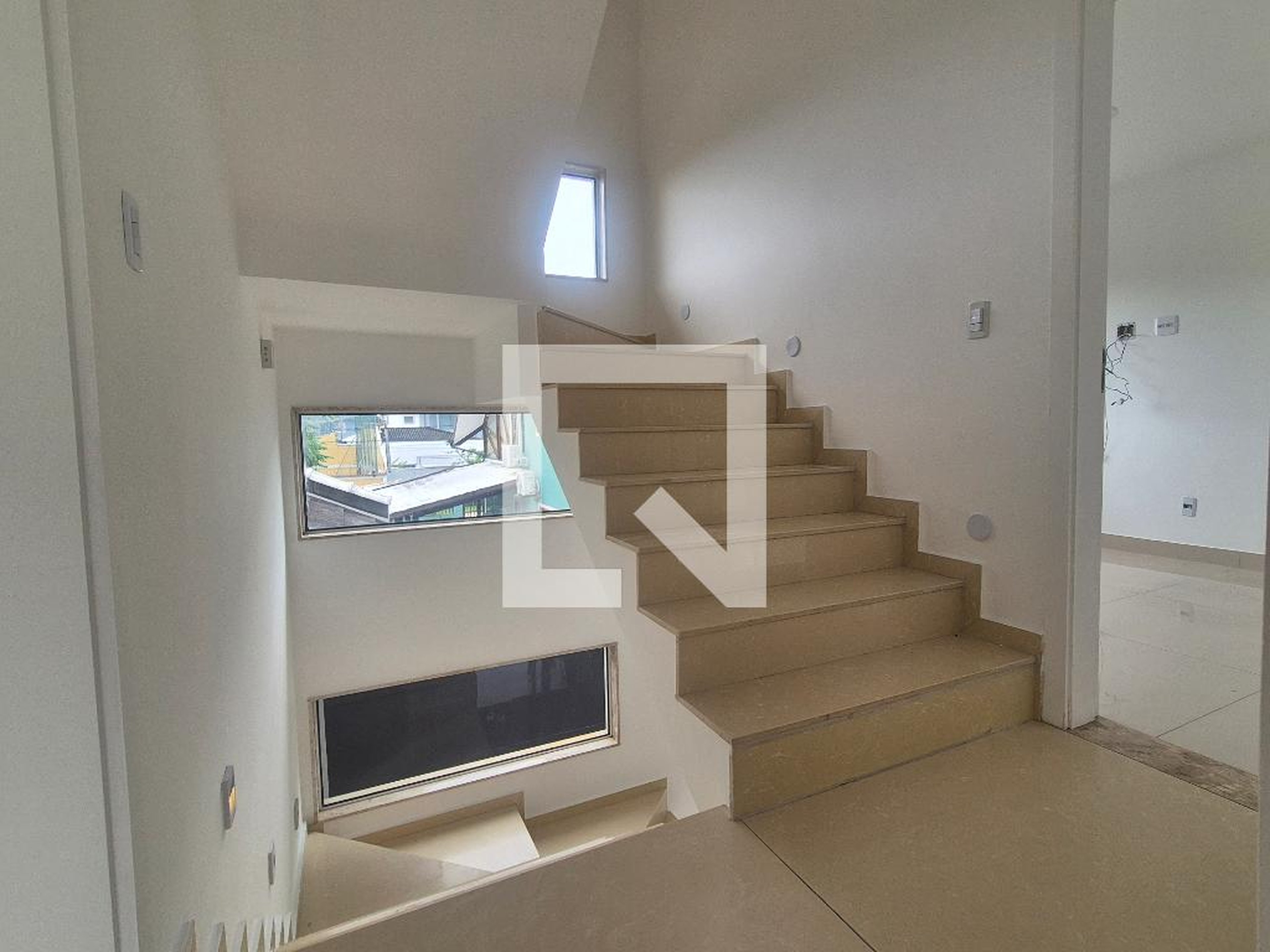 Hall Condomínio em Rua Salomão Malina, 50