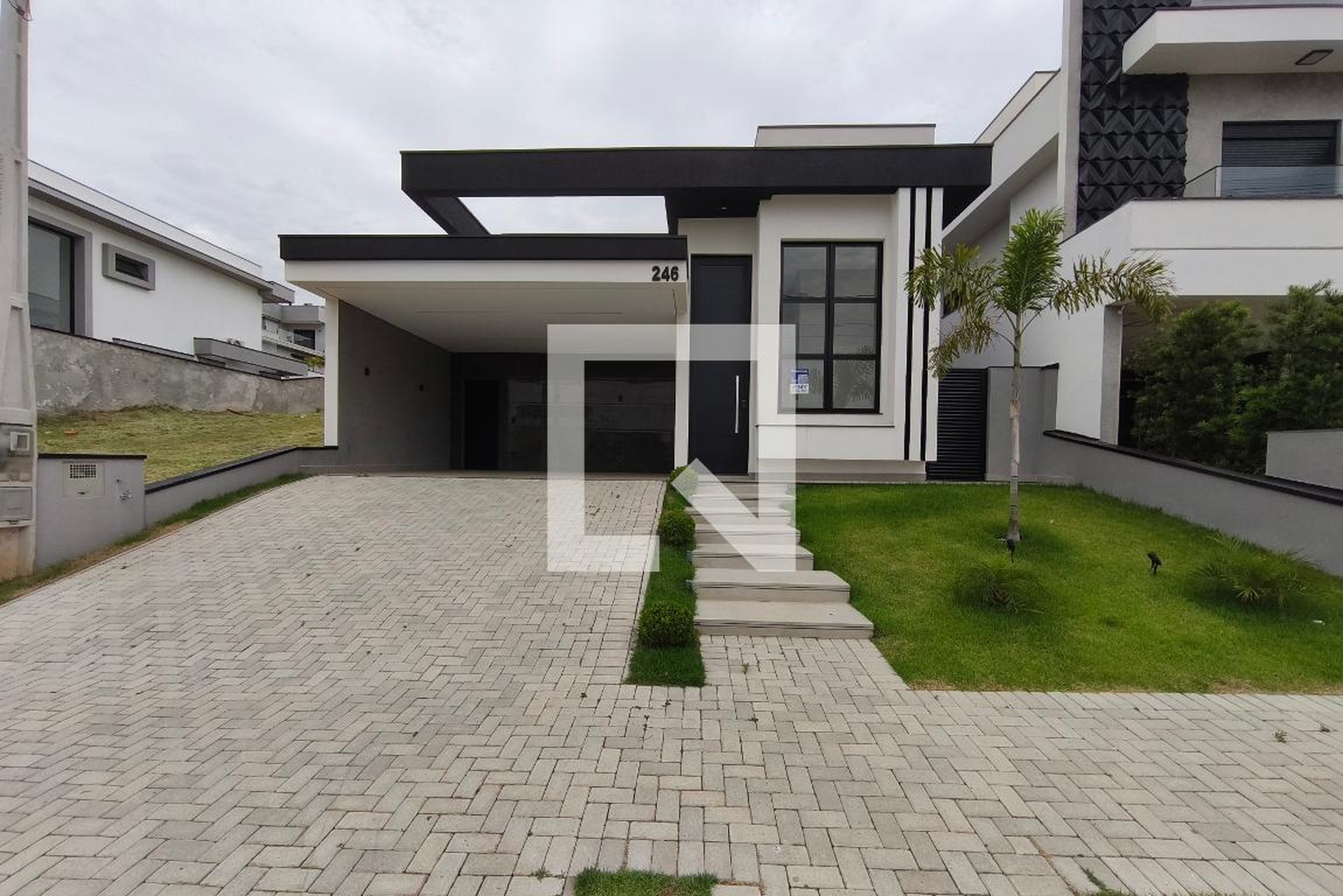 Fachada Condomínio em Rua Lourdes Martin Ponzo, 246