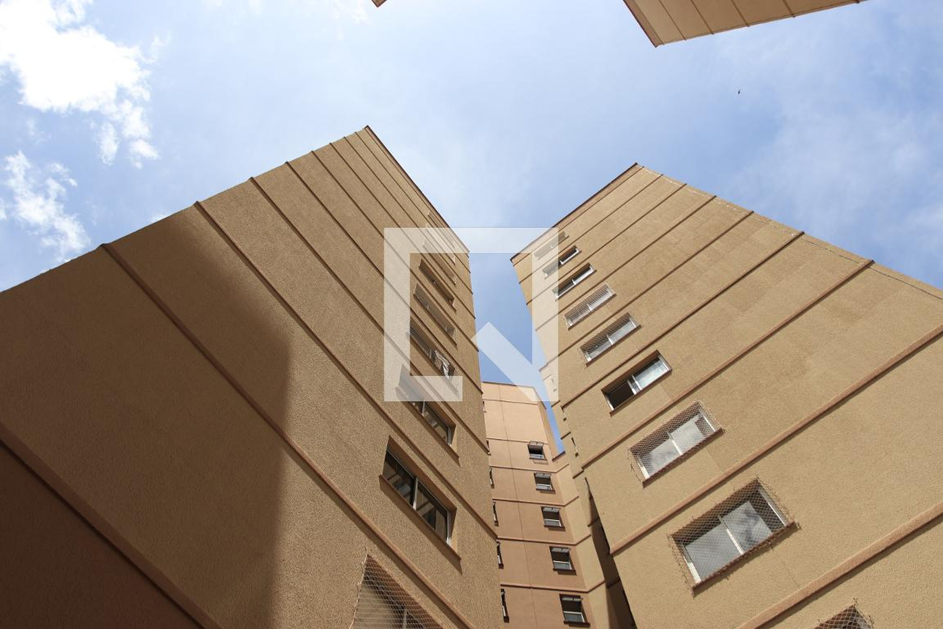 Fachada Condomínio em Rua Santana, 0