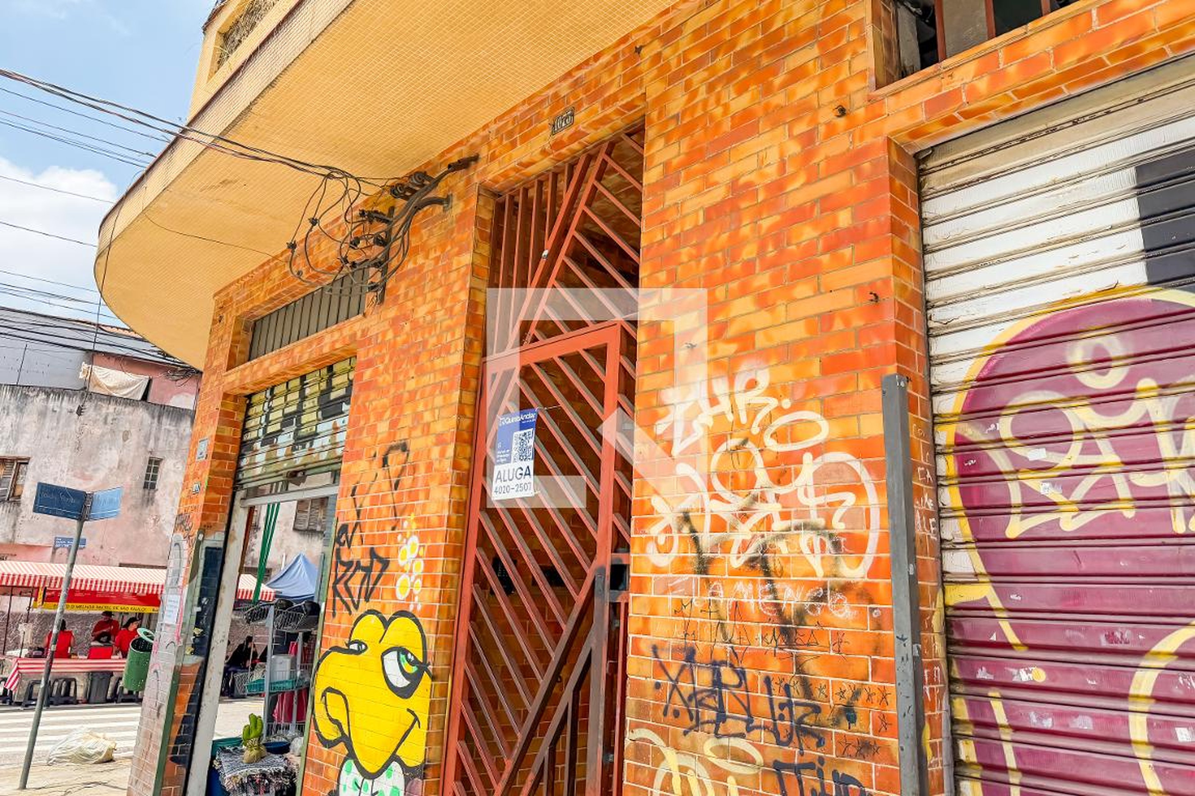 Fachada Condomínio em Rua Barão de Jaguara, 1073