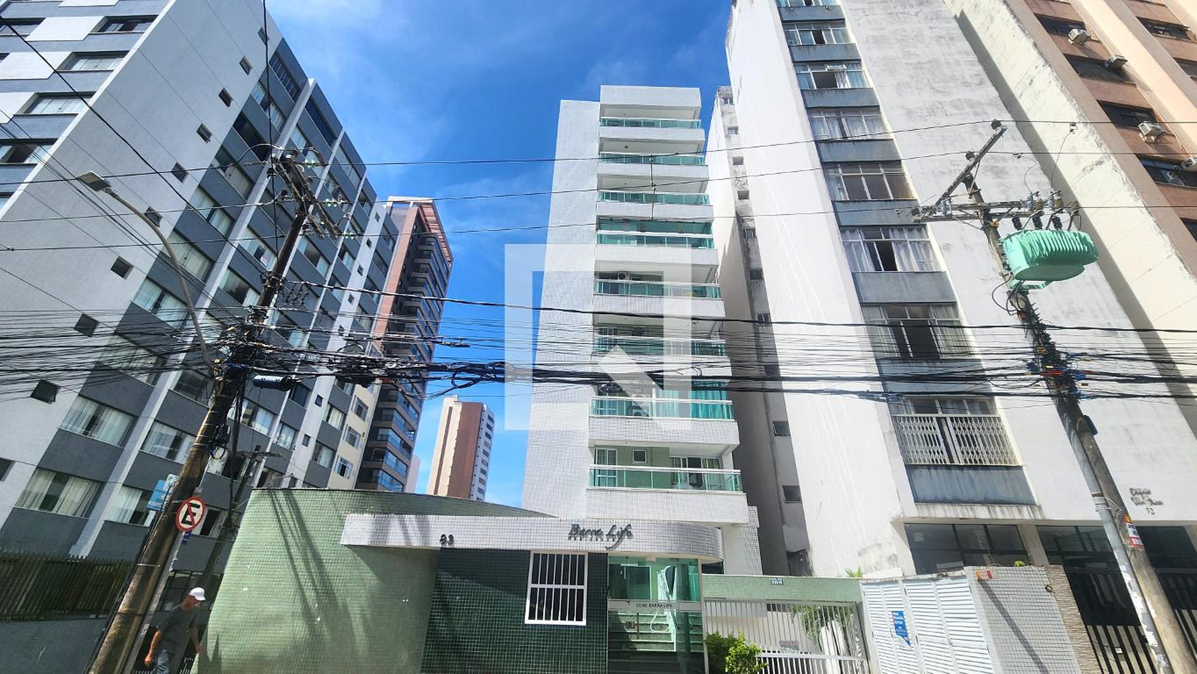 Fachada Condomínio Barra Life Residence