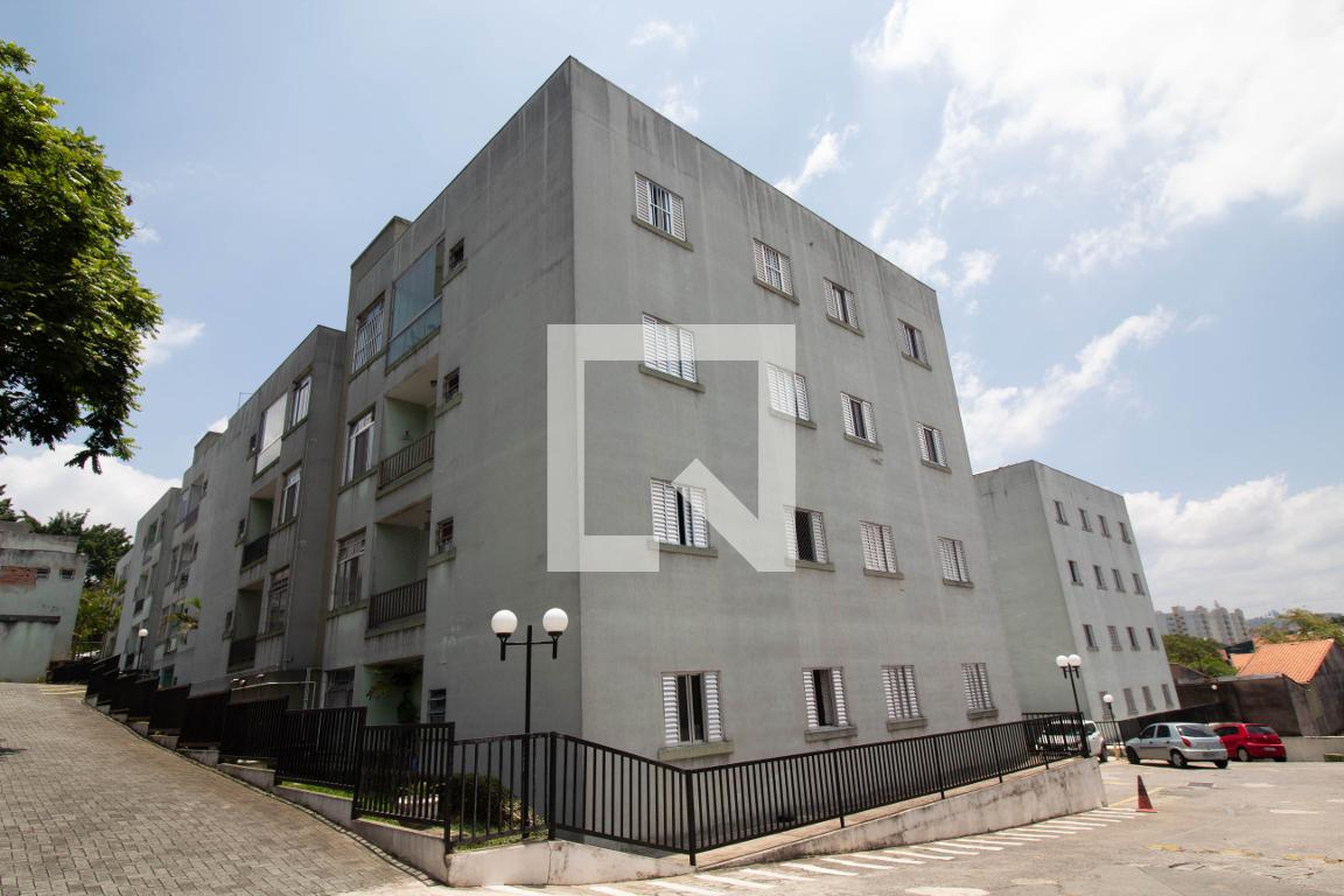 Fachada do condomínio Condomínio Phenix III