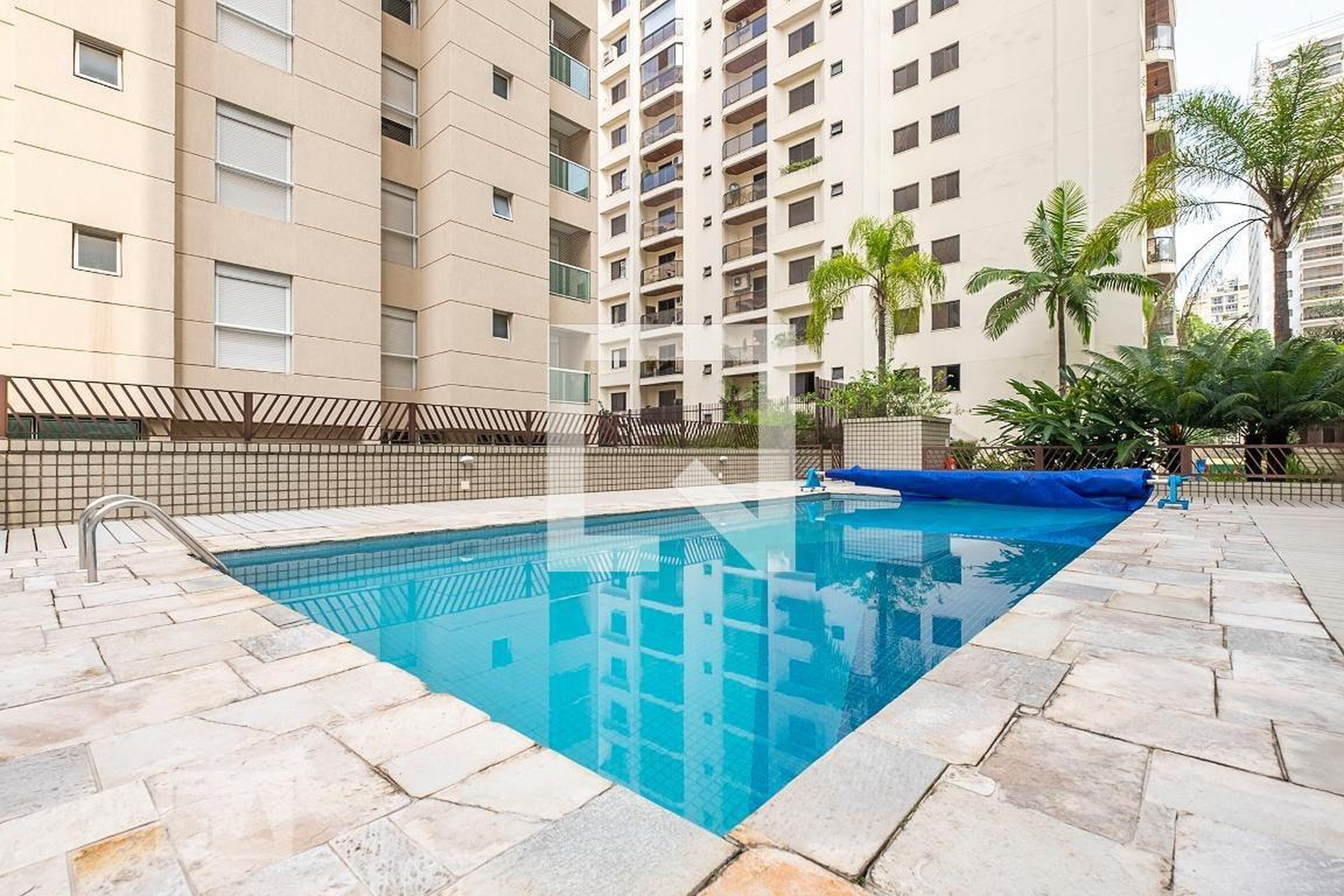 Piscina - Fares Sader