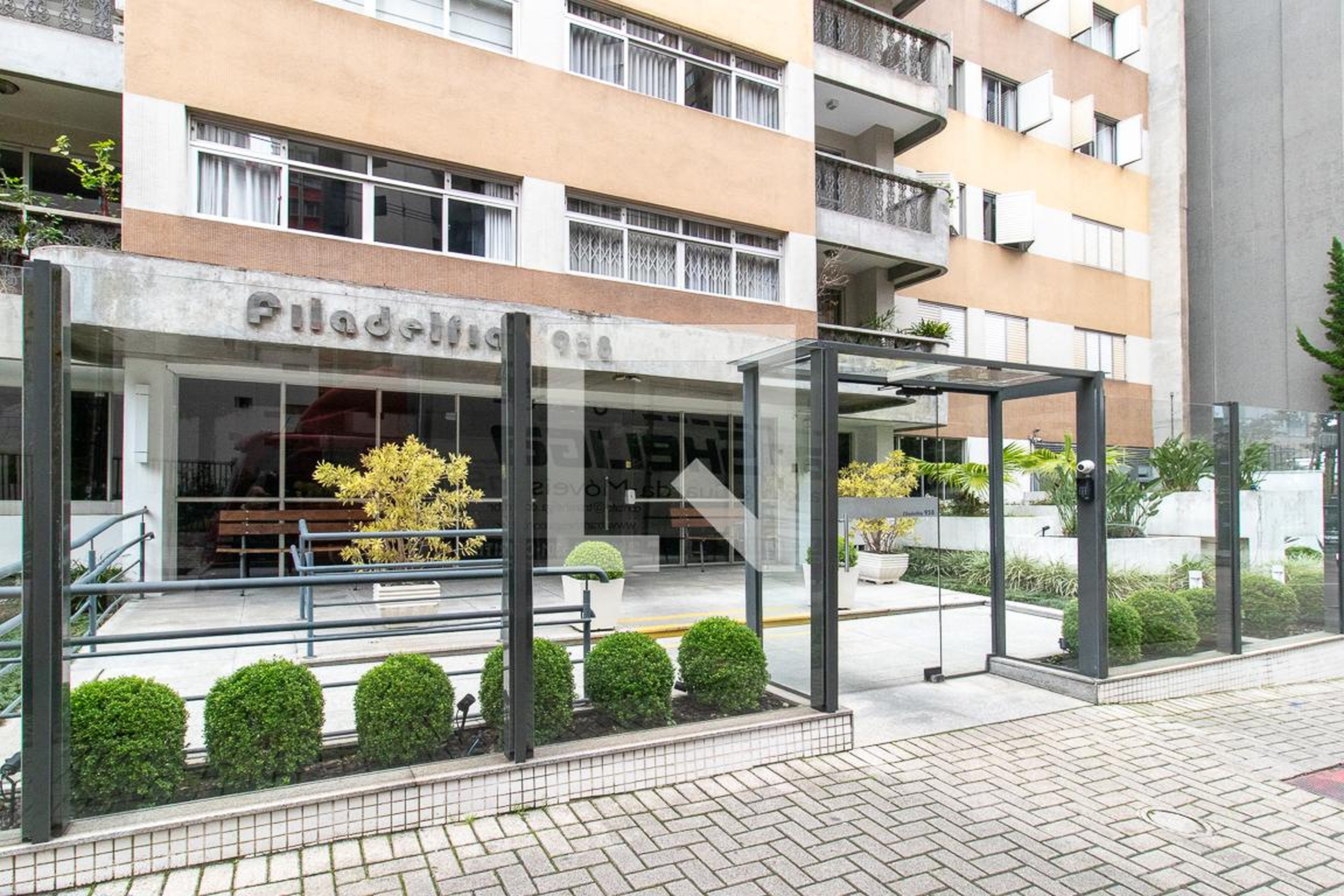 Fachada Condomínio em Rua Bento Viana, 958